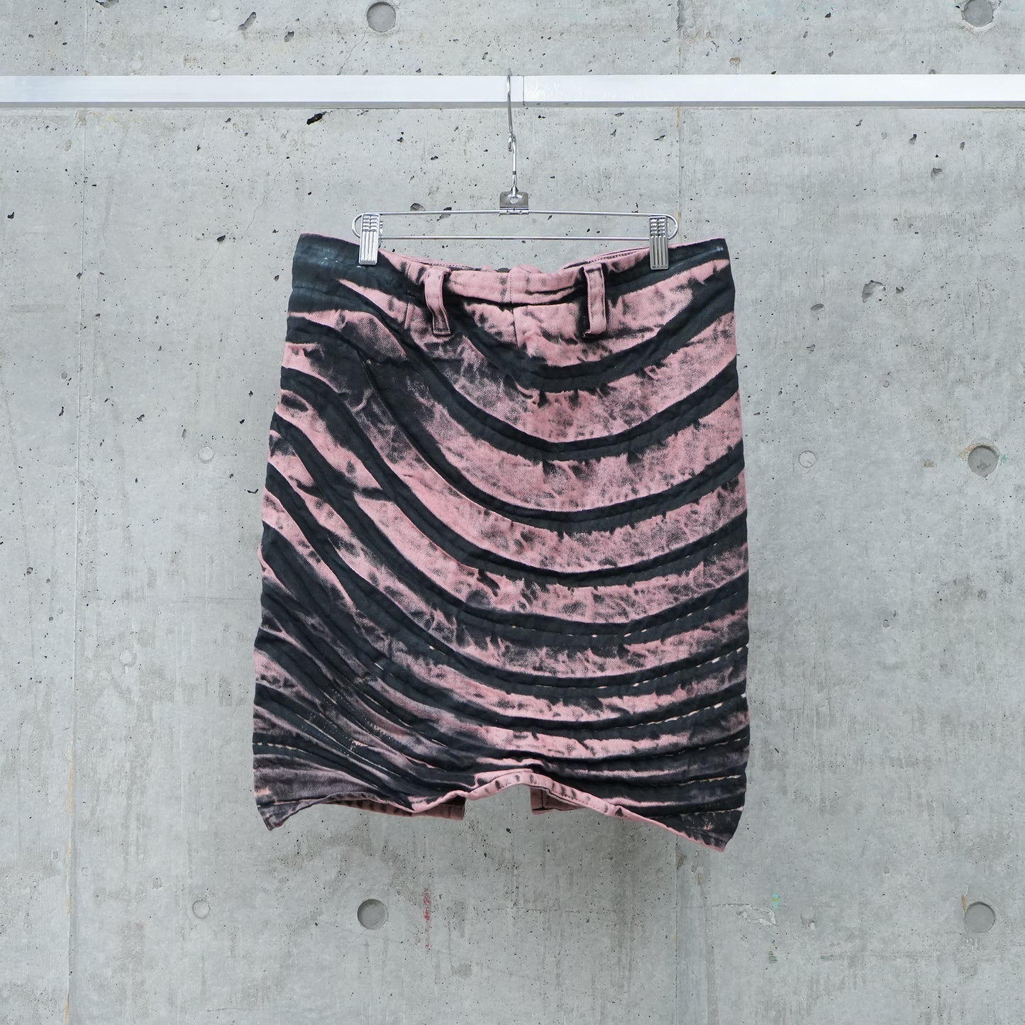 LOW-RISE PENCIL SIDE SLIT SKIRT / ROSÉ TWILIGHT