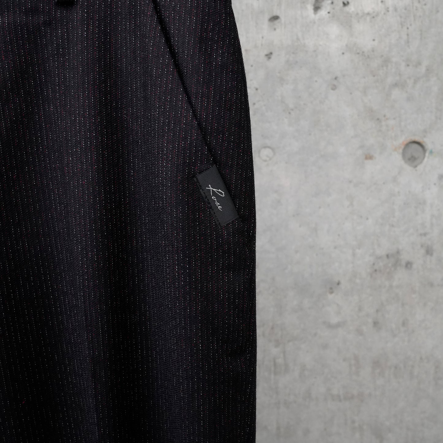 TAILORED RELAXED FIT TROUSER / BLACK AND RED