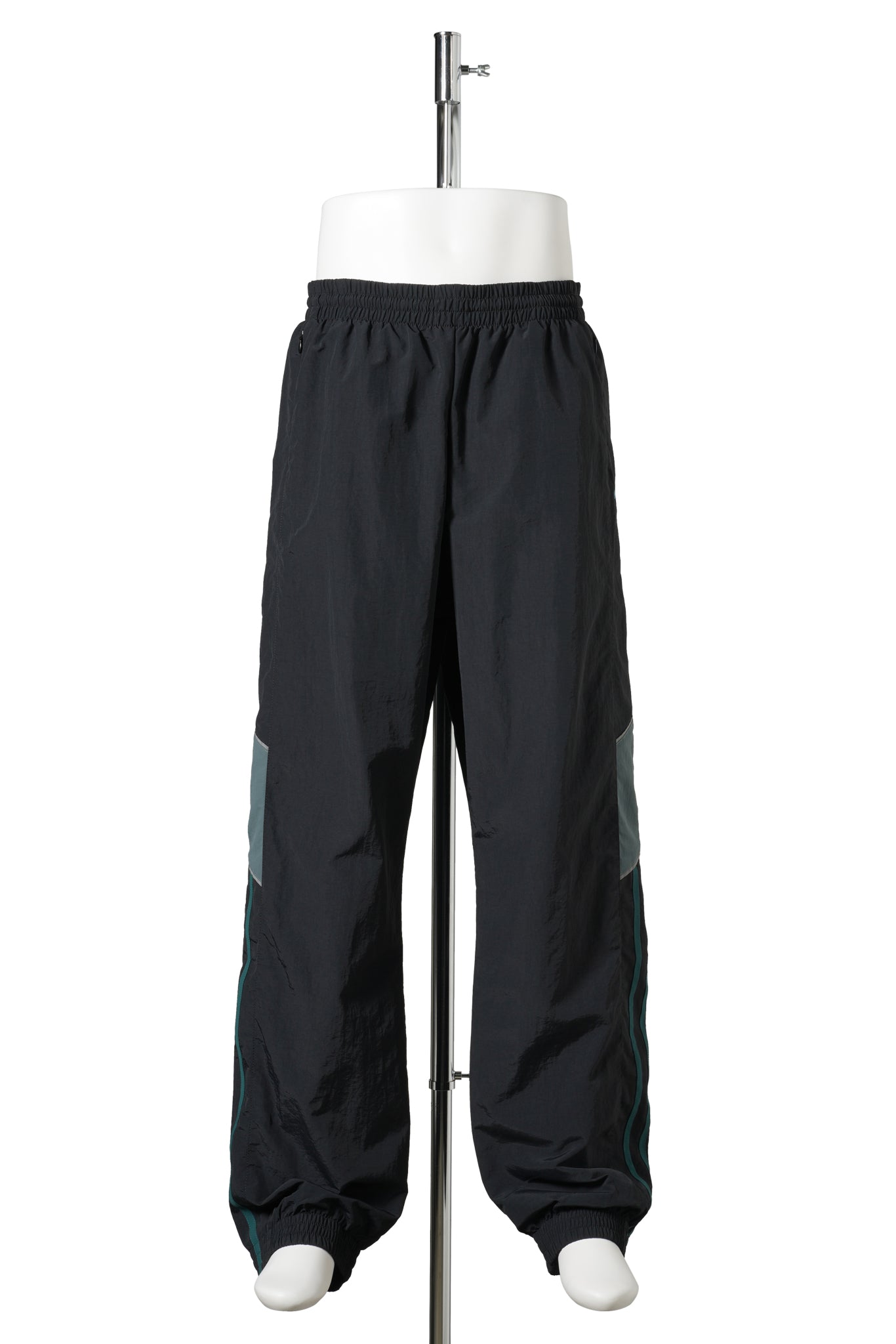 PANELLED TRACKPANT / BLACK TEAL