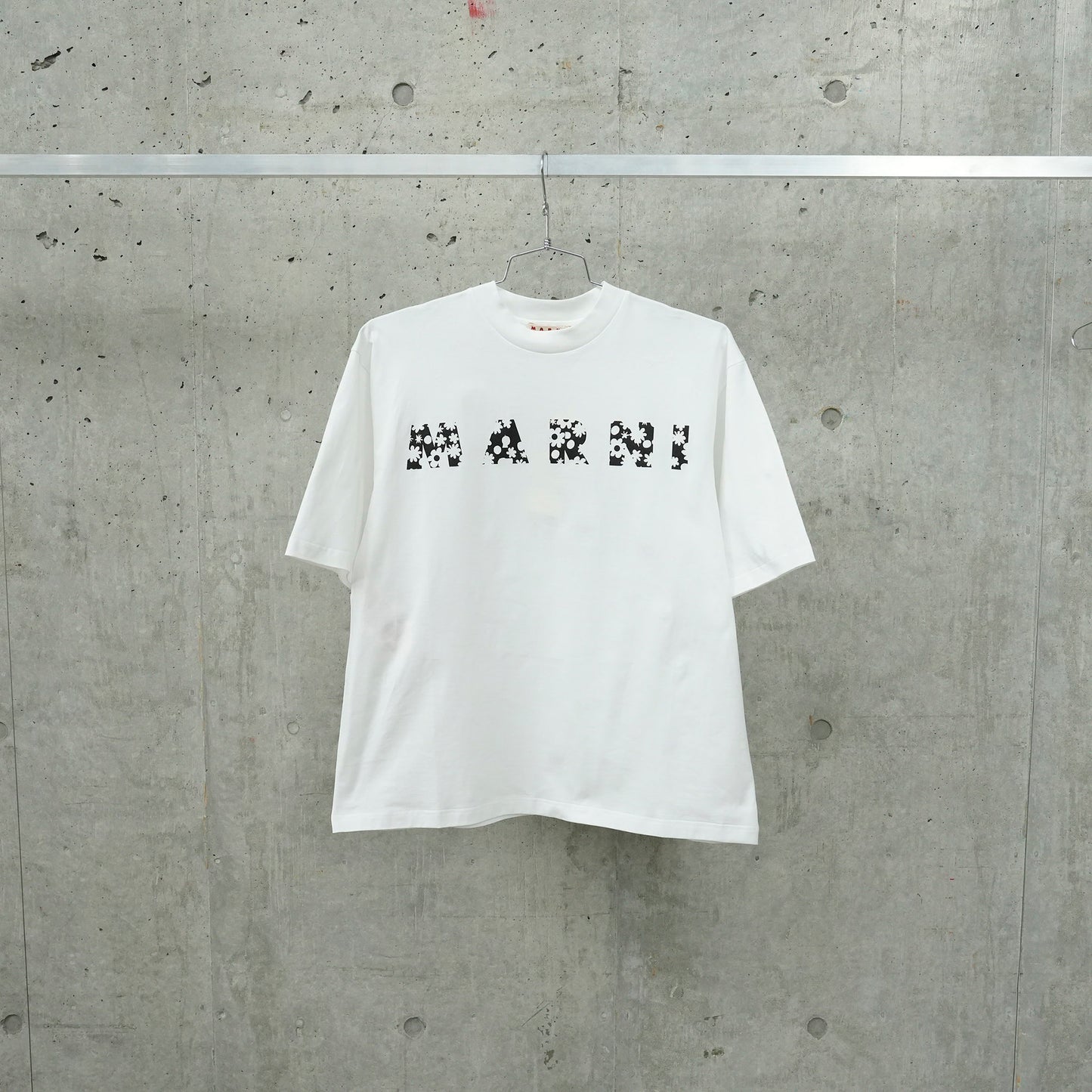 BLACK T-SHIRT WITH POP FIELDS MARNI LOGO / FLW01