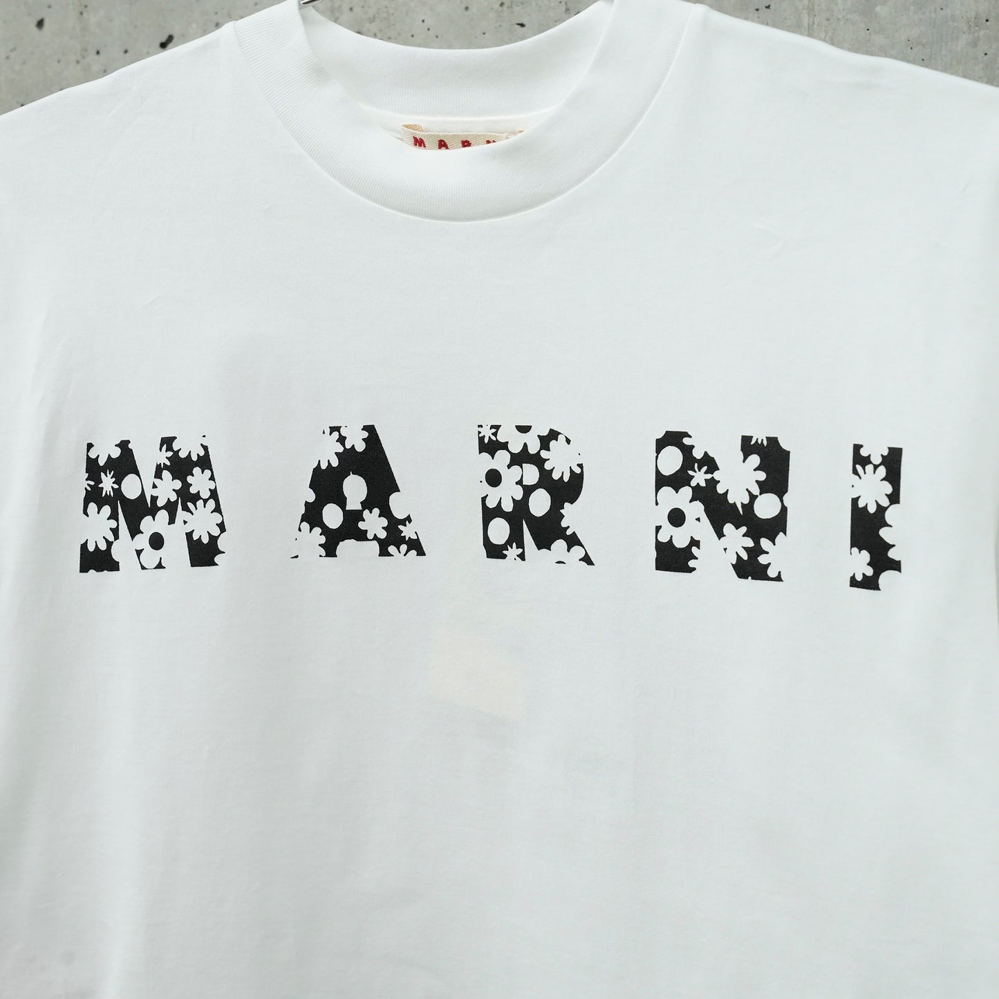 BLACK T-SHIRT WITH POP FIELDS MARNI LOGO / FLW01