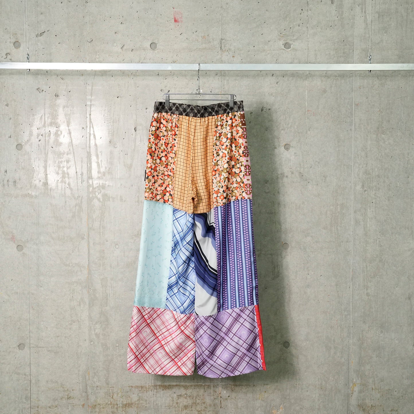 REGENERATED SILK SCARVES DRAWSTRING TROUSERS / MU00:MULTICOLOR