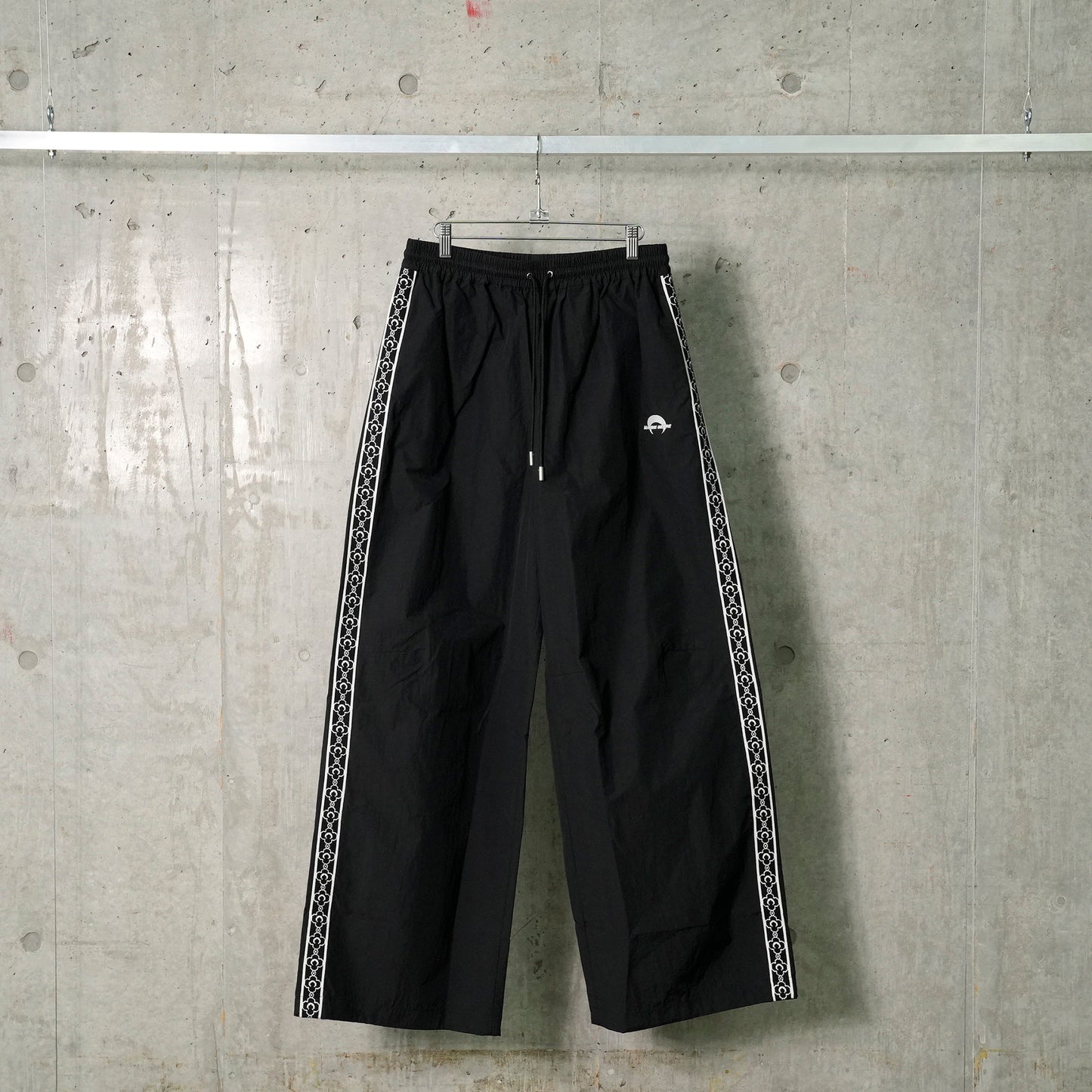 RECYCLED NYLON TRACK PANTS / BK99:BLACK