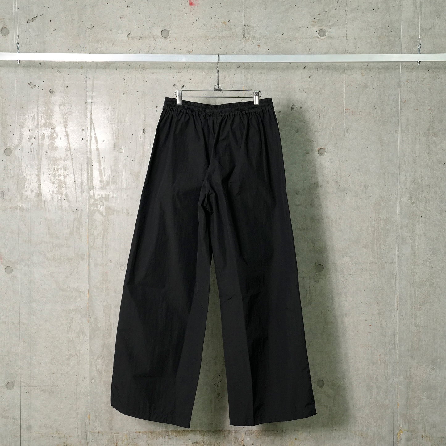 RECYCLED NYLON TRACK PANTS / BK99:BLACK