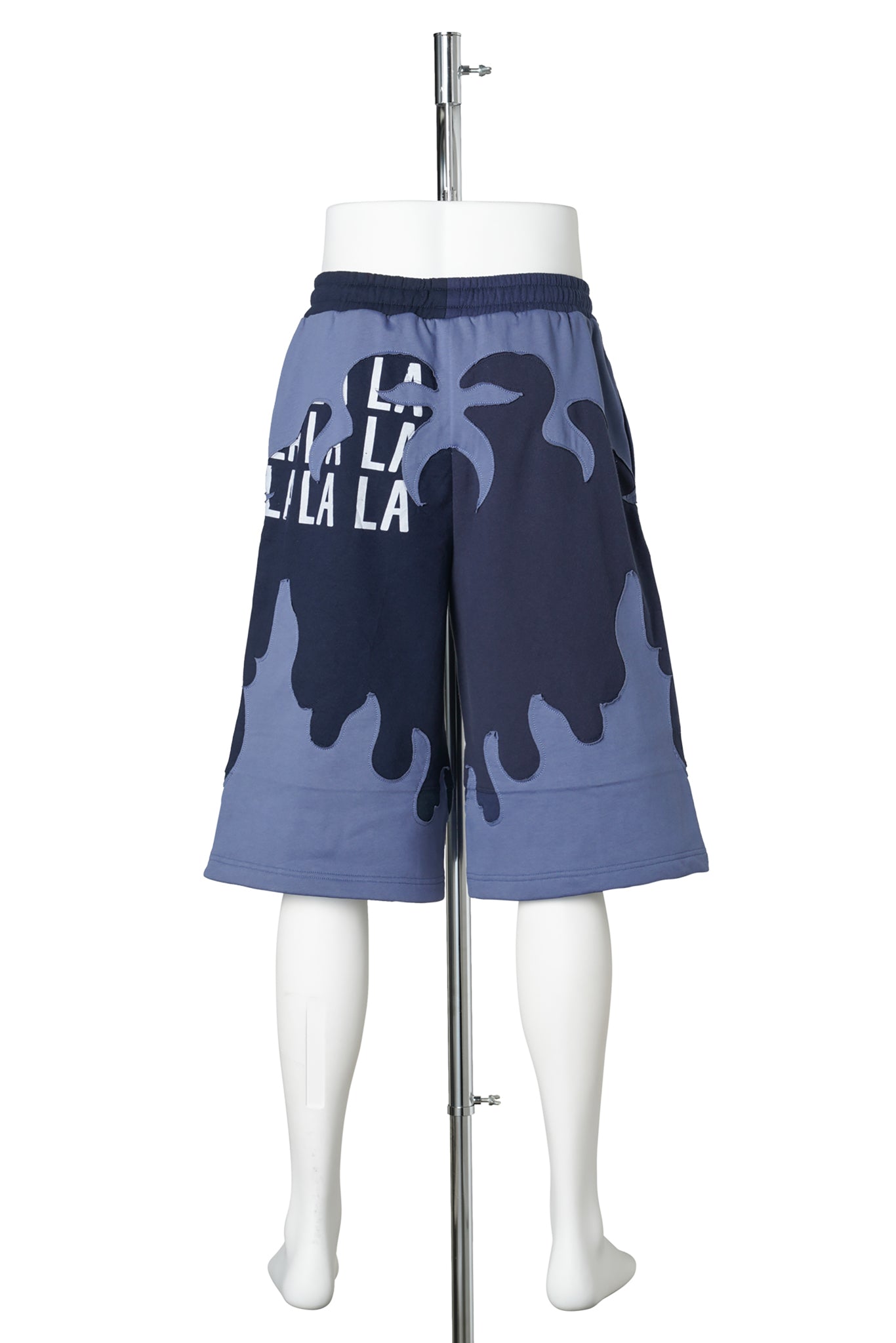 REGENERATED JERSEY BERMUDA WITH FLOWERS PATCHES / BL90:NAVY