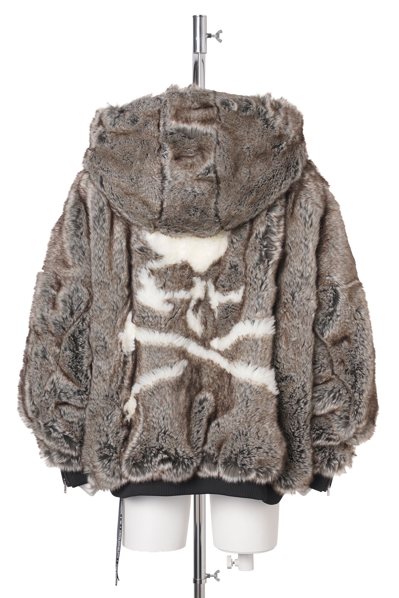 BL010 / 147:SILVER CHINCHILLA