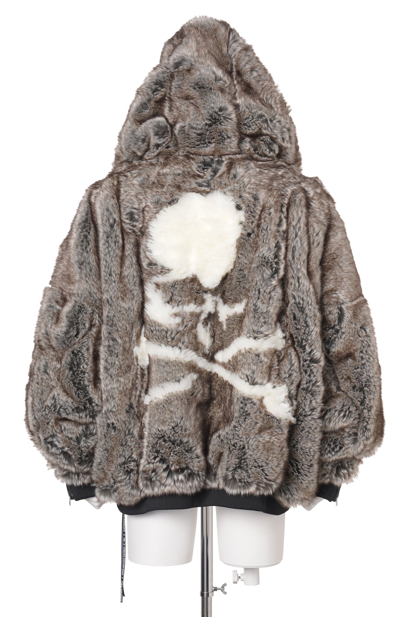 BL010 / 147:SILVER CHINCHILLA