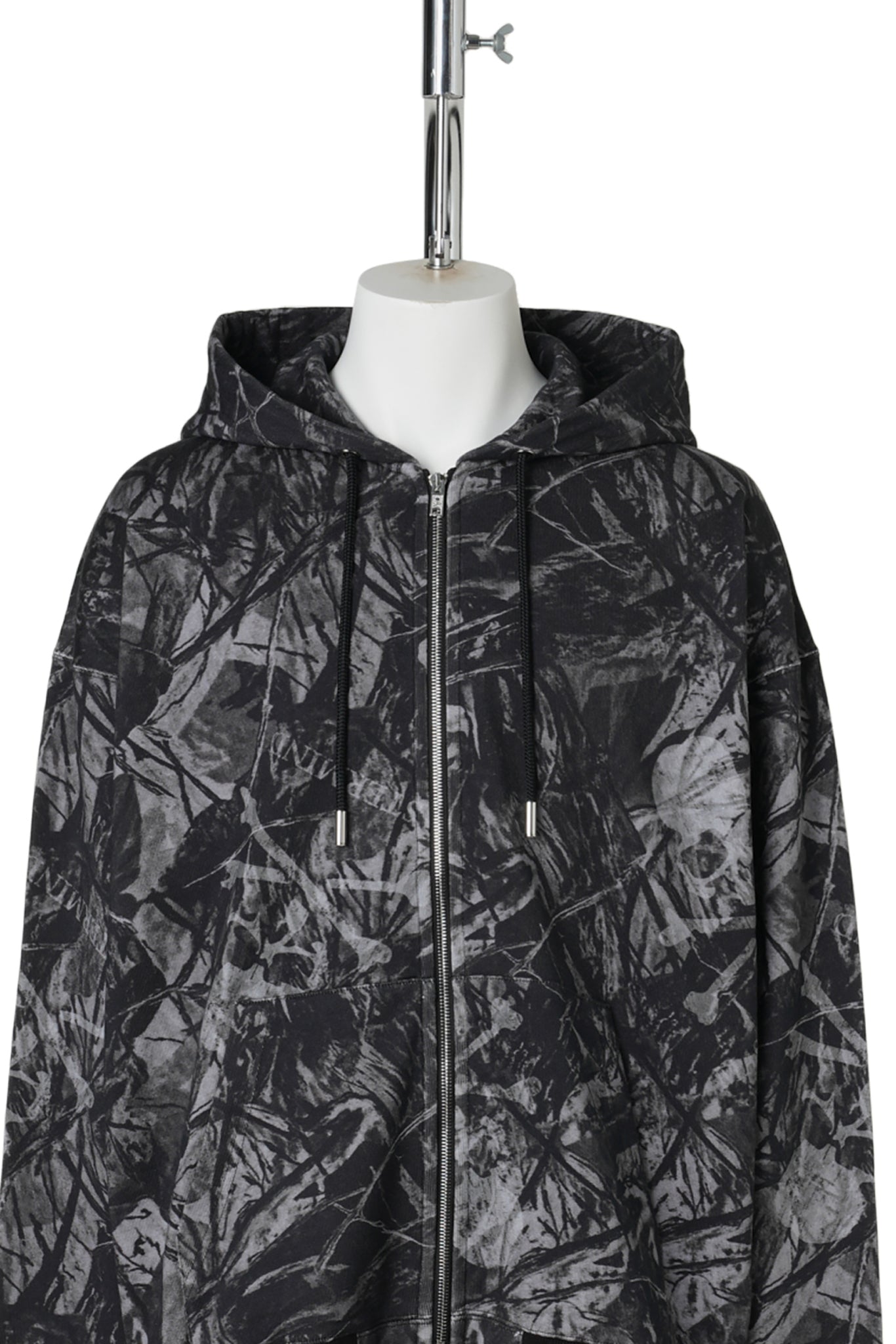 SW020 / 145:MONOCHROME