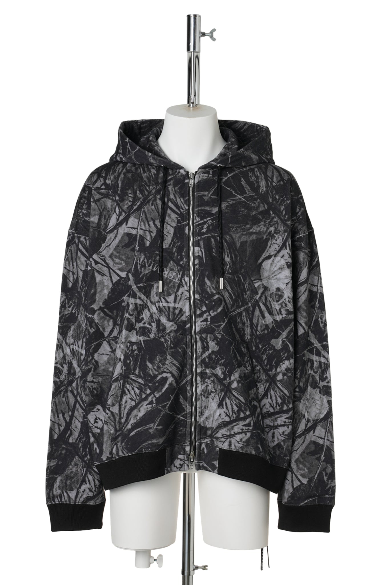 SW020 / 145:MONOCHROME