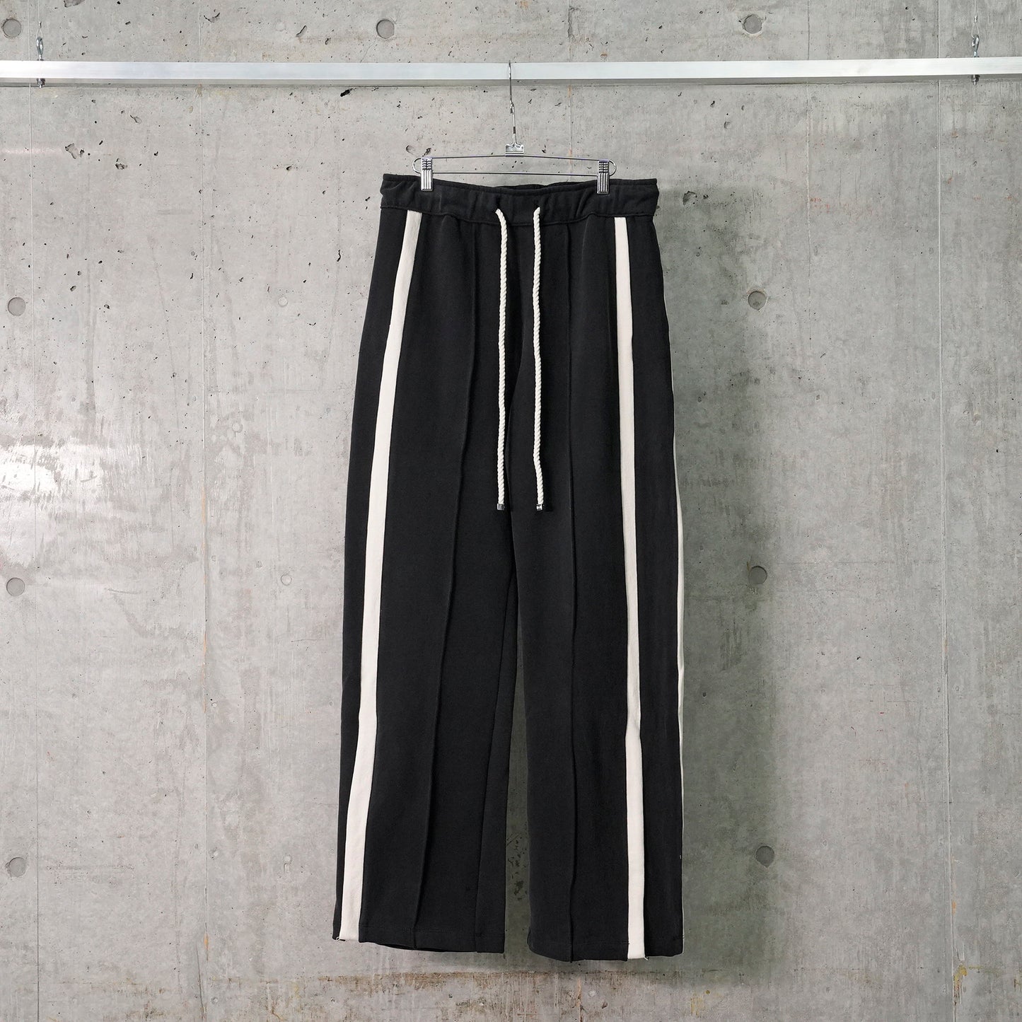 P.E. HEAVY COTTON TRACK PANT / WORN BLACK