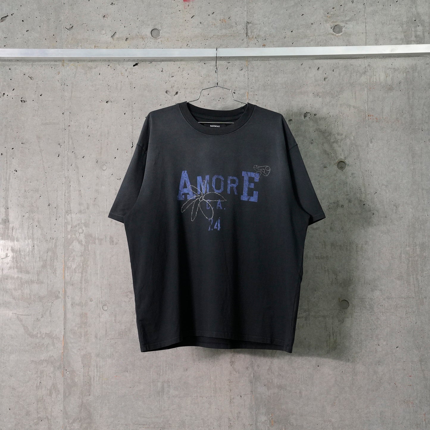 AMORE BOXY T-SHIRT / WORN BLACK