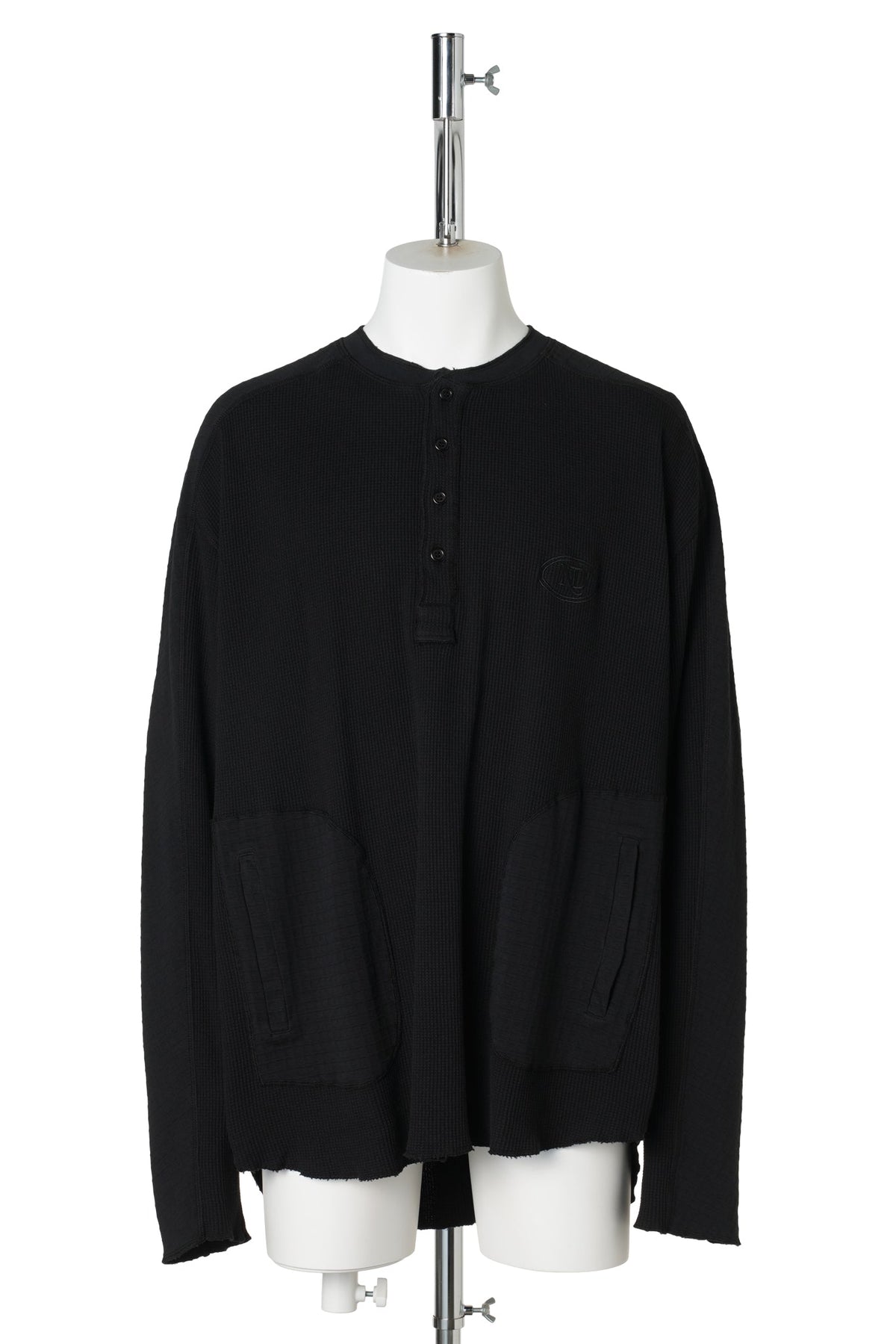 TWO POCKET HENLEY / BLACK