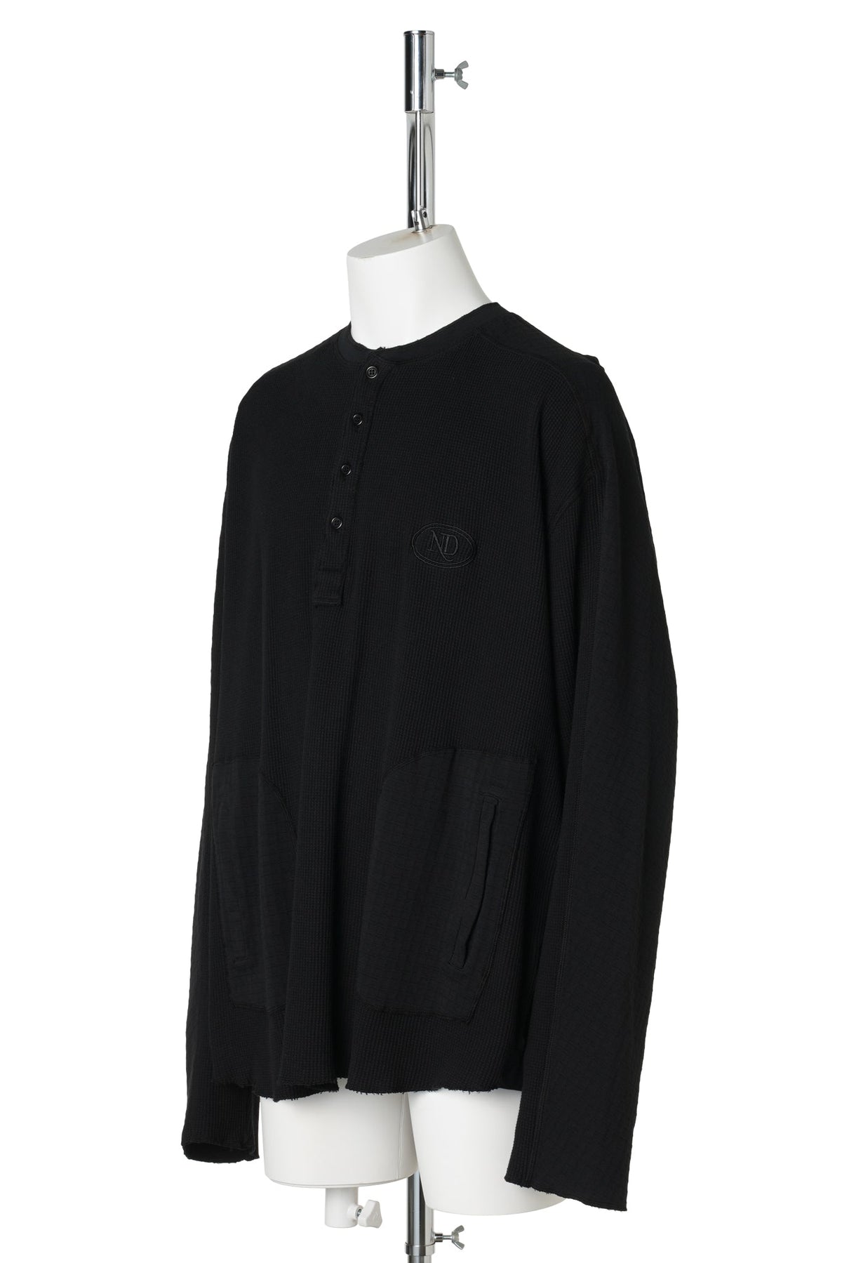 TWO POCKET HENLEY / BLACK