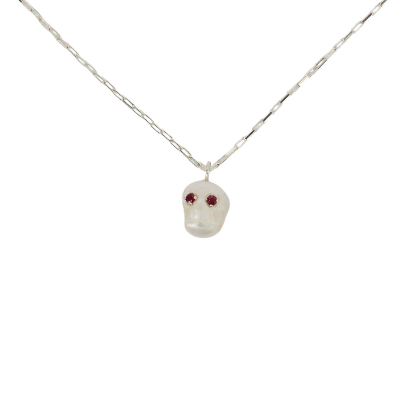 SKULL PEARL NECKLACE WITH RUBY EYES