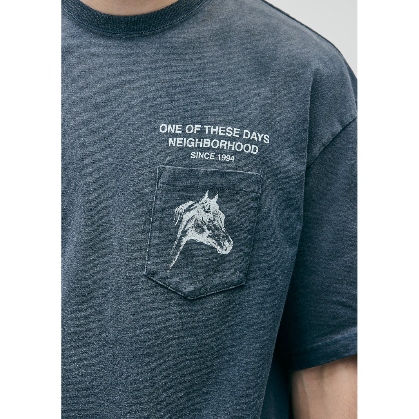 NH X OOTD . CREWNECK SS / BLACK