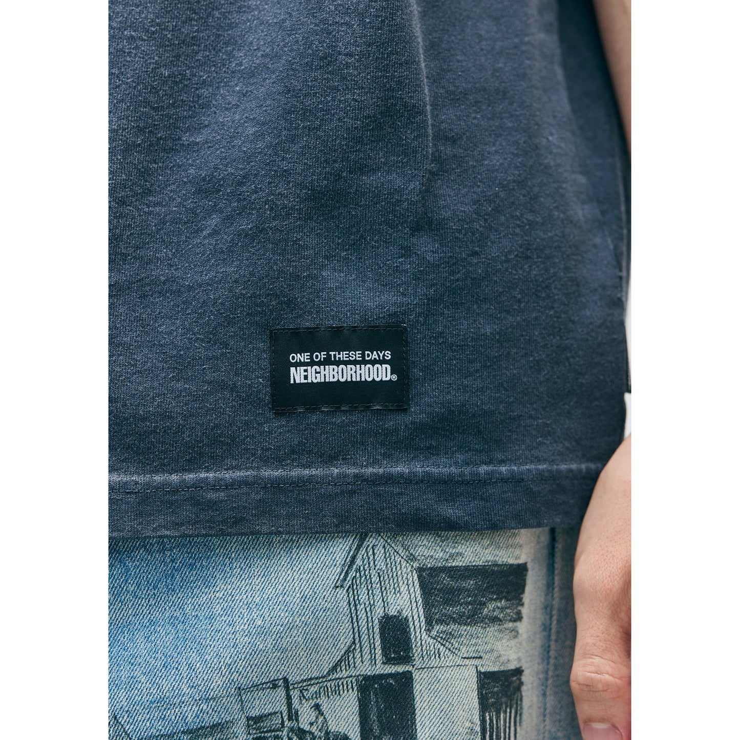 NH X OOTD . CREWNECK SS / BLACK