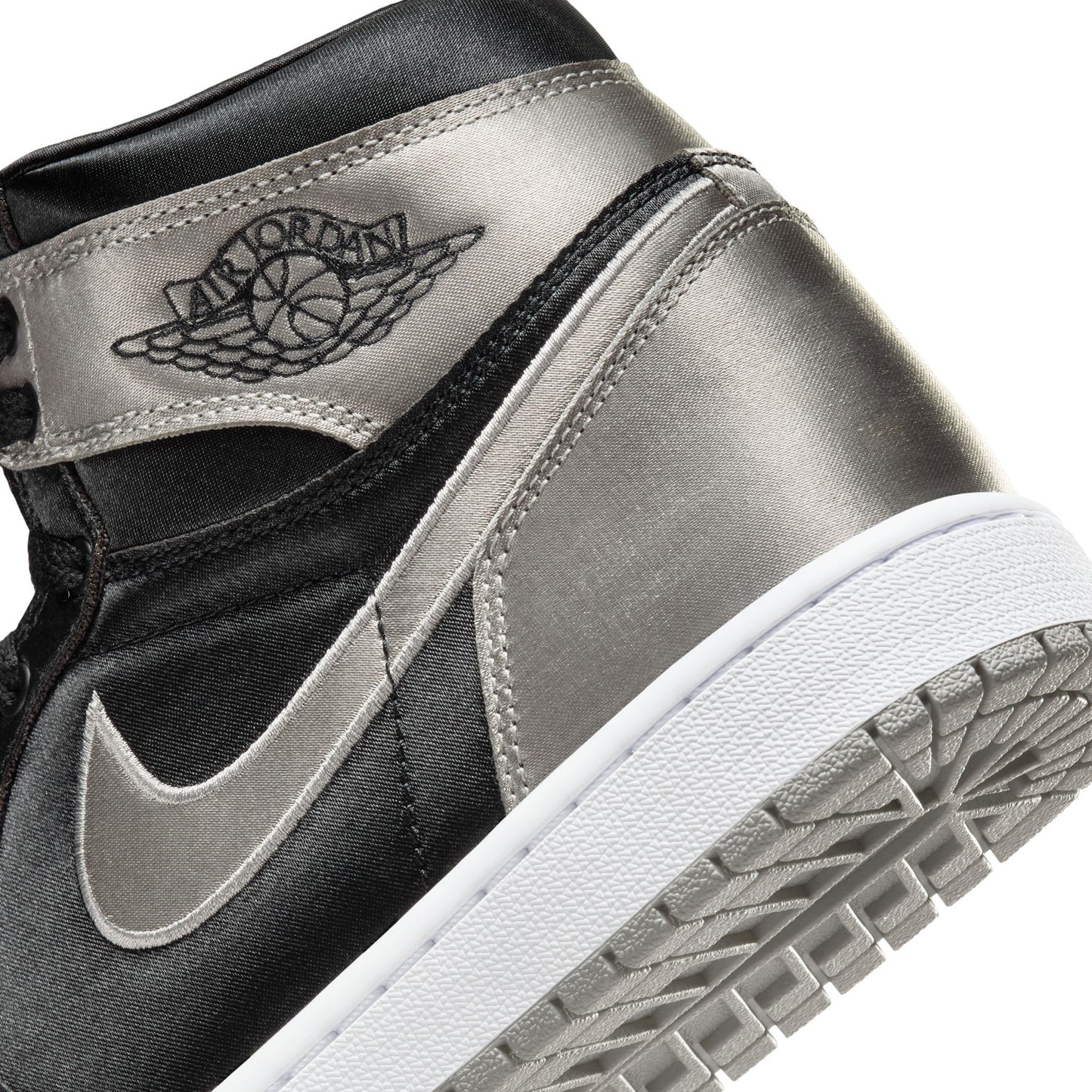 WMNS AIR JORDAN 1 RETRO HI OG / 010:BLACK/MEDIUM GREY-WHITE