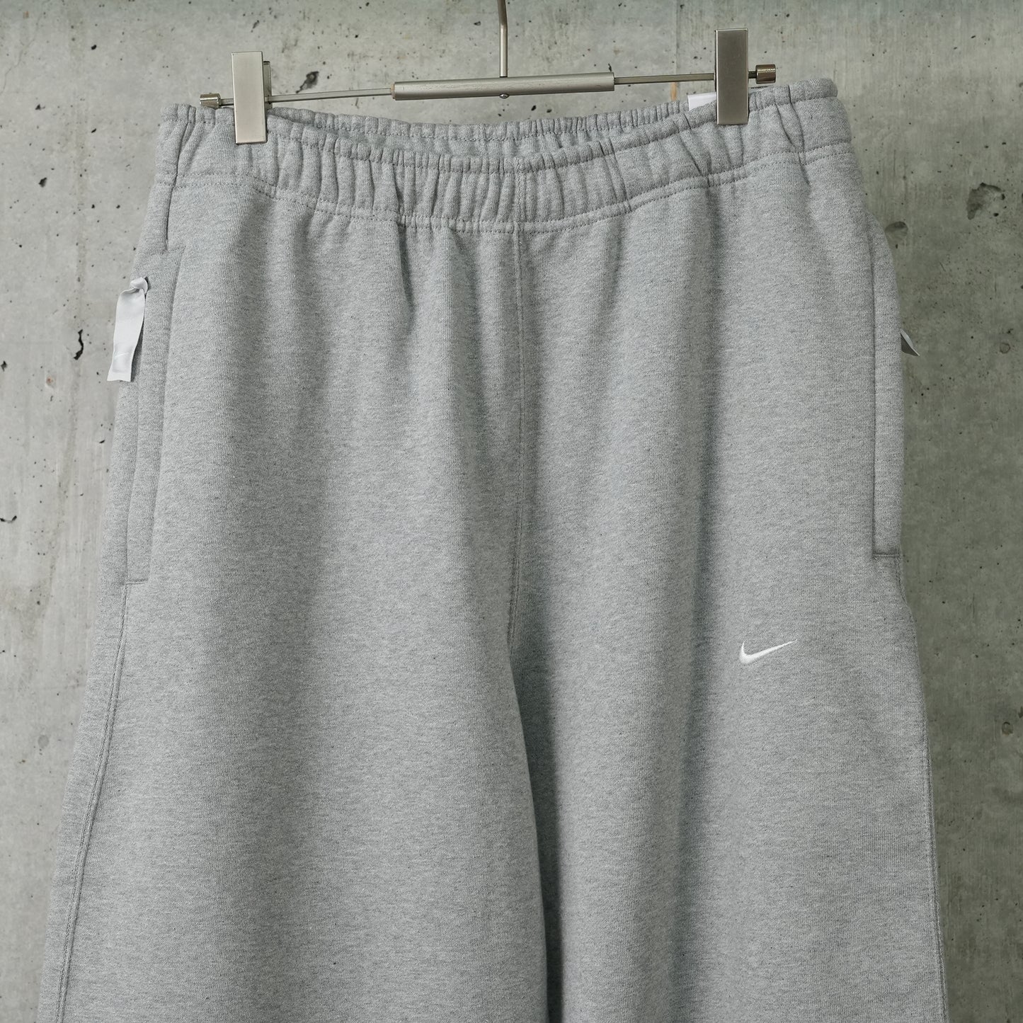 AS M NK SOLO SWOOSH BB FLC OH / 063:DARK GREY HEATHER/WHITE