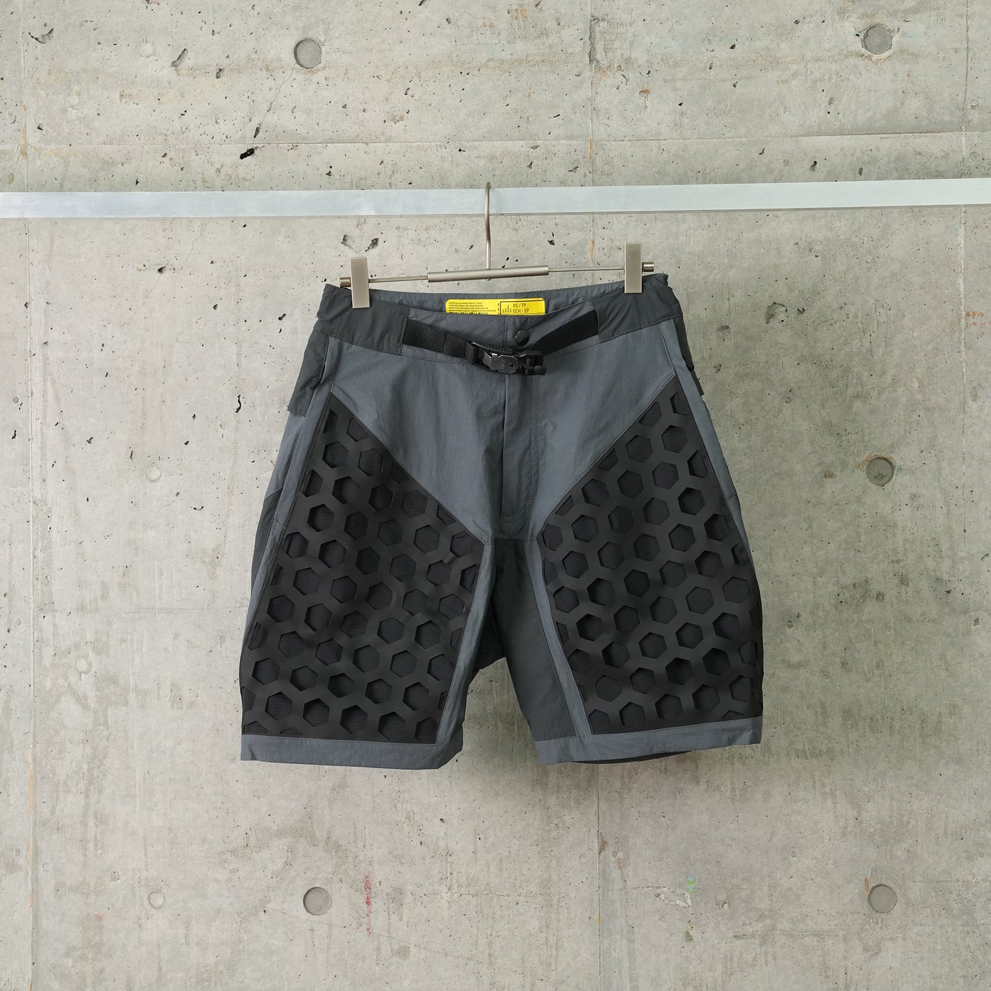 AS U NRG ISPA MLLE SHORTS / 060:ANTHRACITE/GREY DARK/BLACK