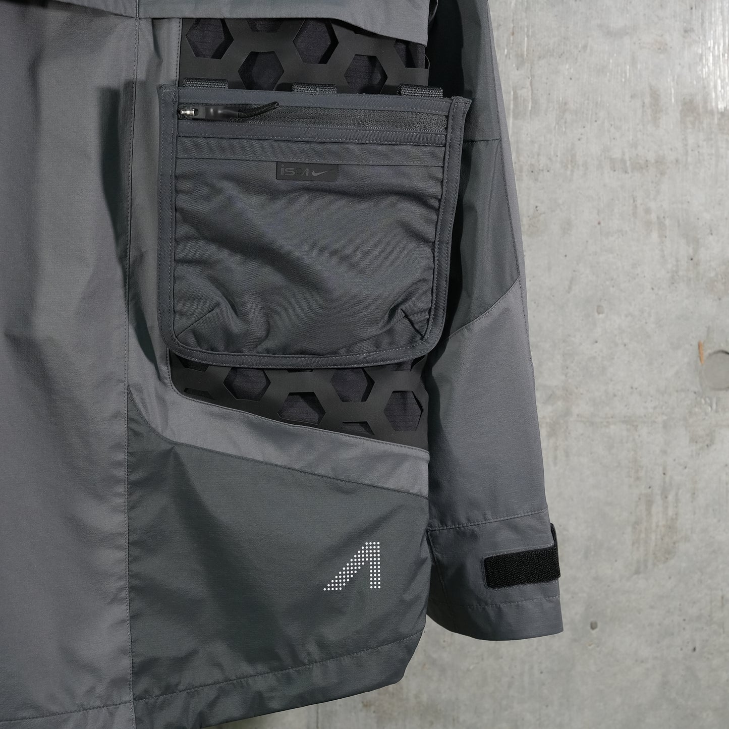 AS U NRG ISPA BTRFLY JACKET / 021:ANTHRACITE/VAST GREY/DARK GREY