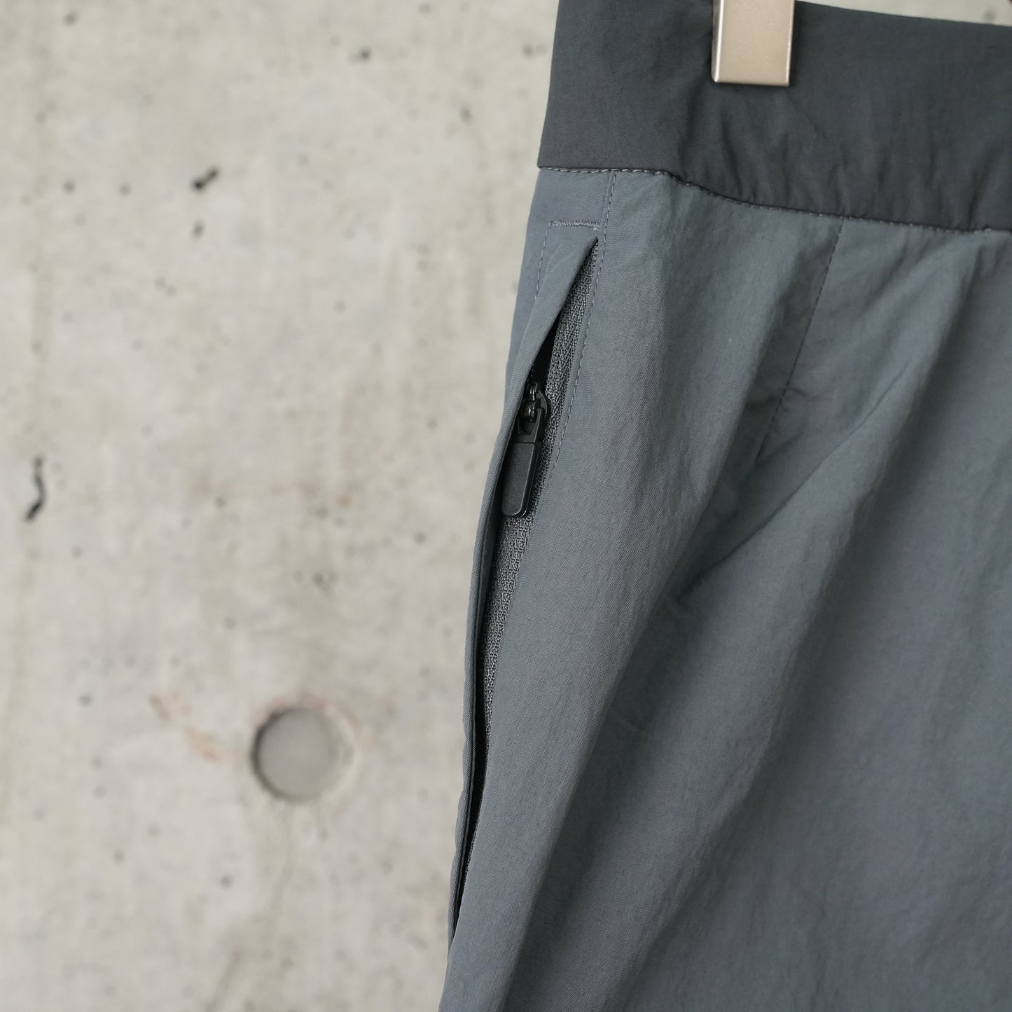 AS W NRG ISPA CARGO PANTS / 021:GREY/ANTHRACITE/VAST GREY