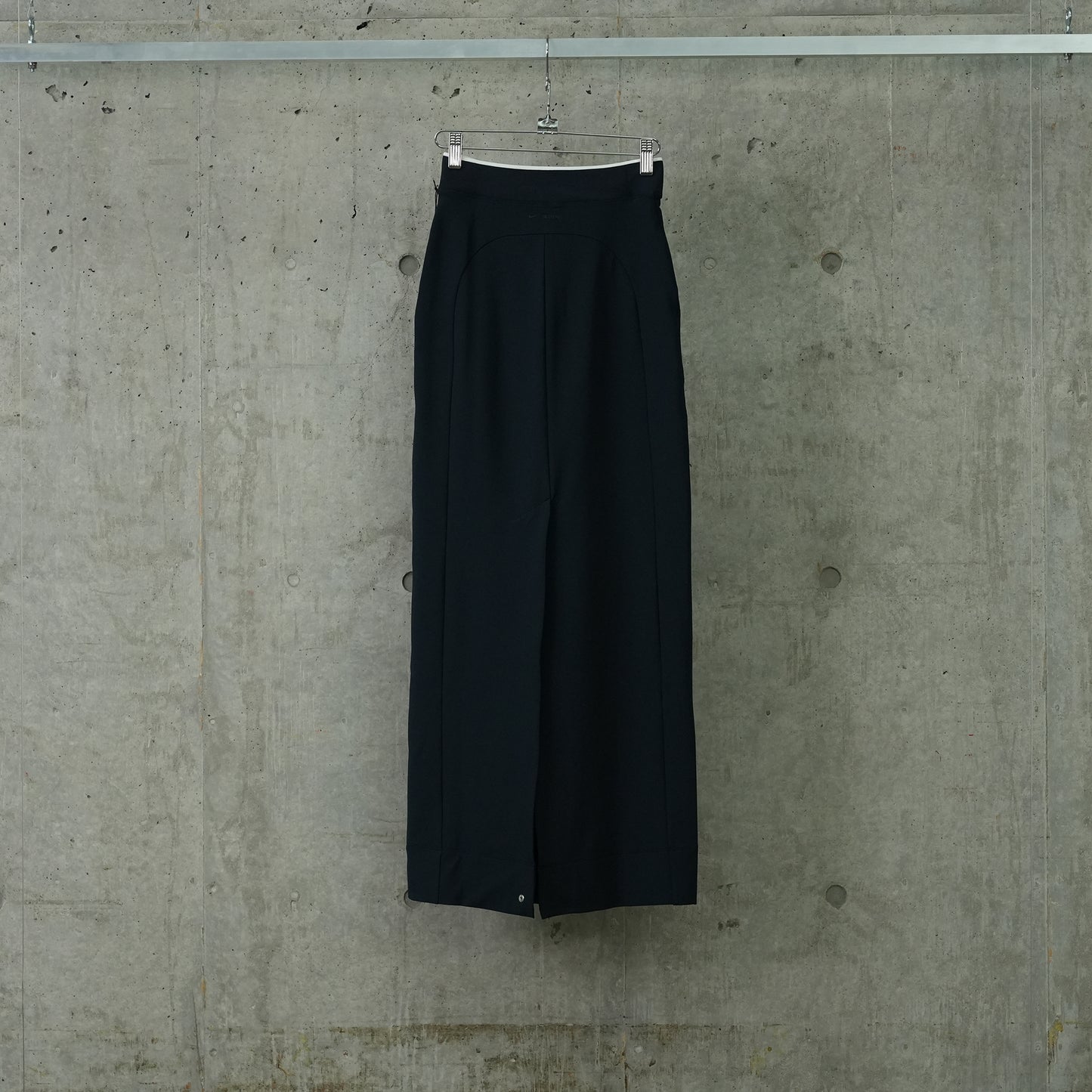 AS W NRG JACQUEMUS LONG SKIRT / 475:DARK OBSIDIAN/WHITE