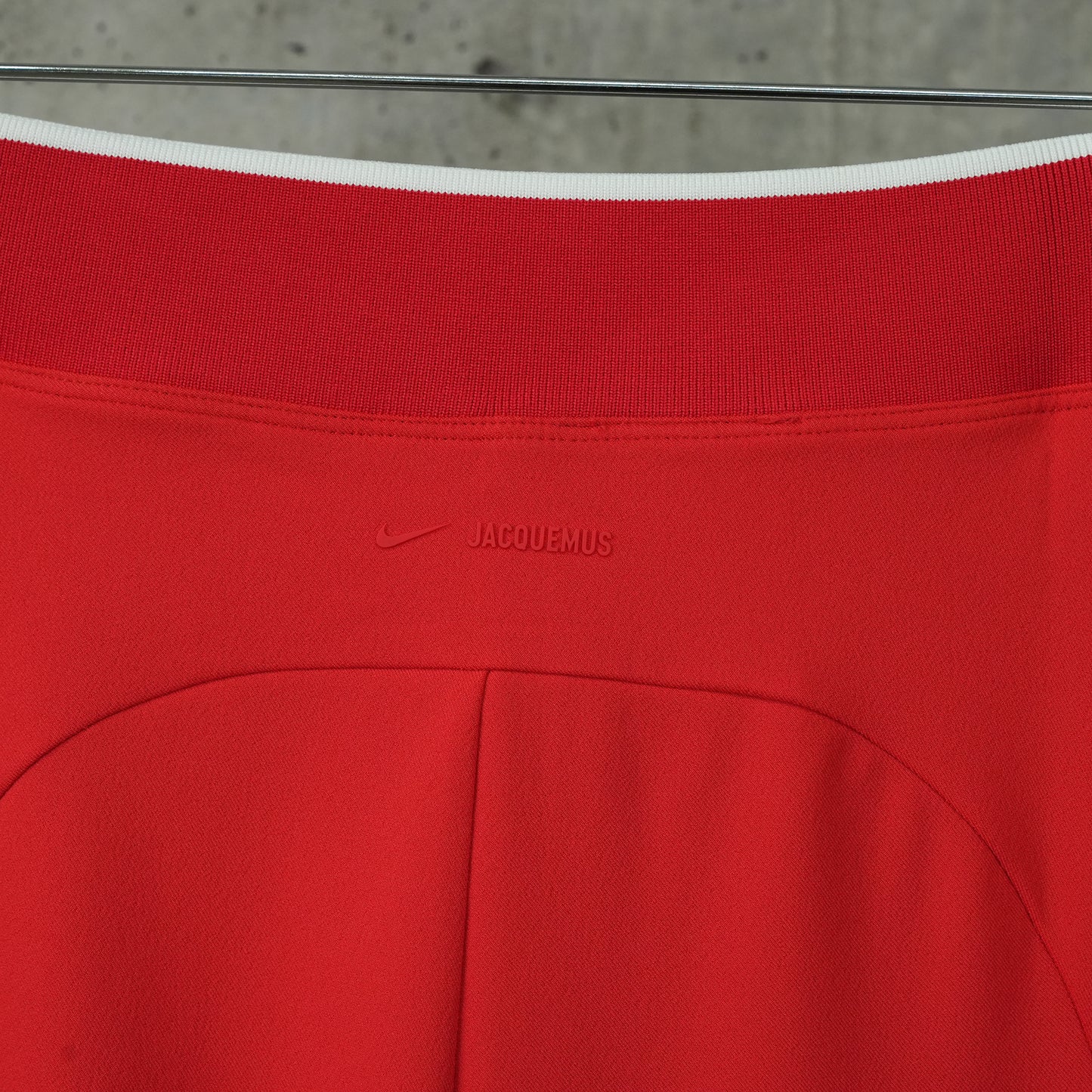 AS W NRG JACQUEMUS LONG SKIRT / 642:MYSTIC RED/WHITE