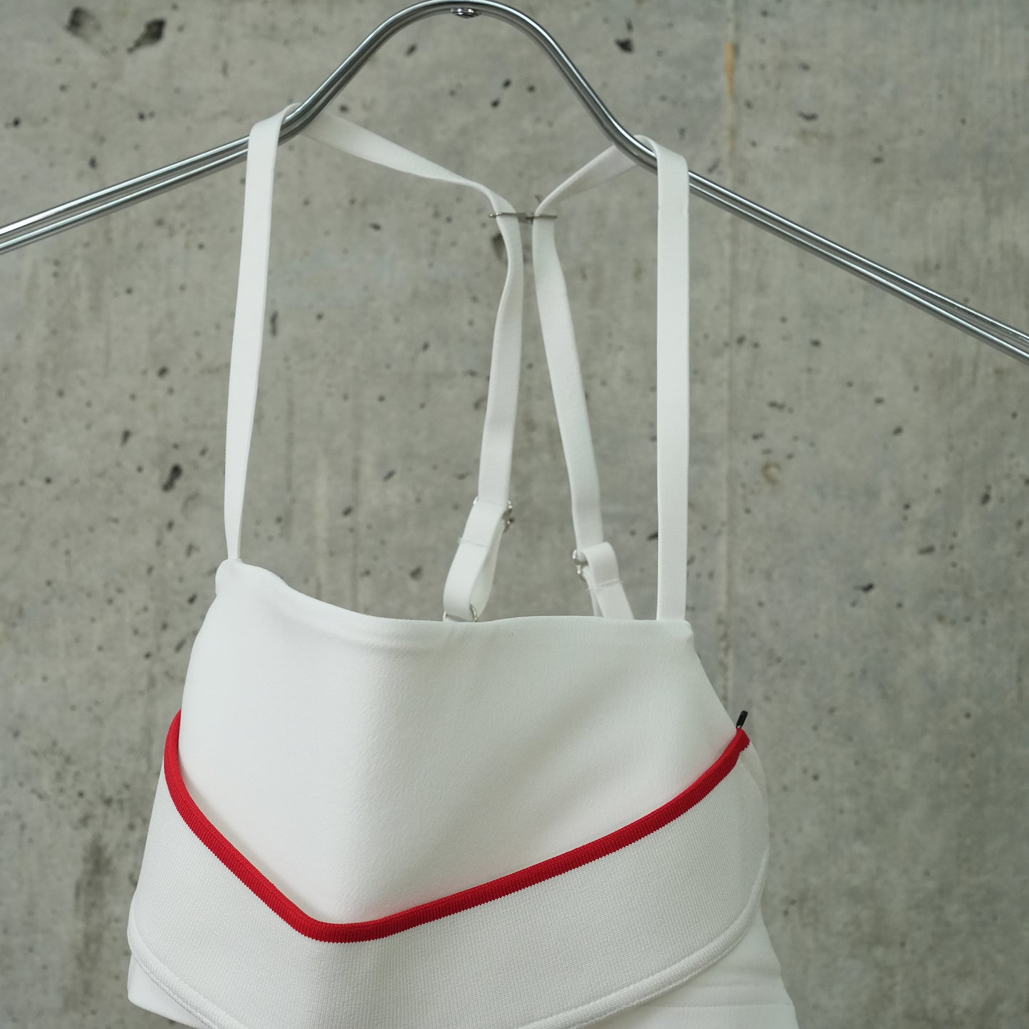 AS W NRG JACQUEMUS BRA / 100:WHITE/MYSTIC RED