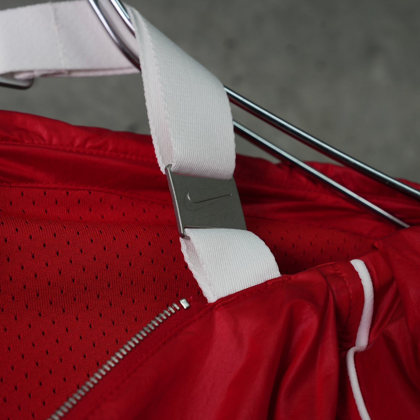 AS W NRG JACQUEMUS TRACK JKT / 642:MYSTIC RED/WHITE