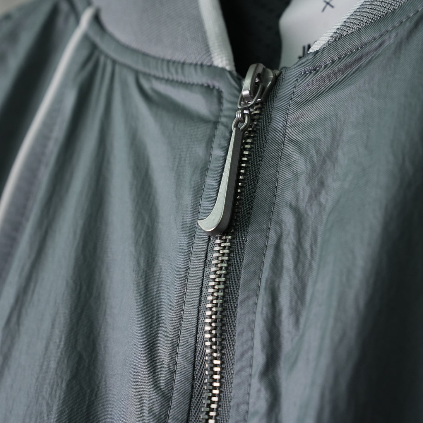 AS U NRG JACQUEMUS TRACK JKT / 073:PARTICLE GREY/WHITE