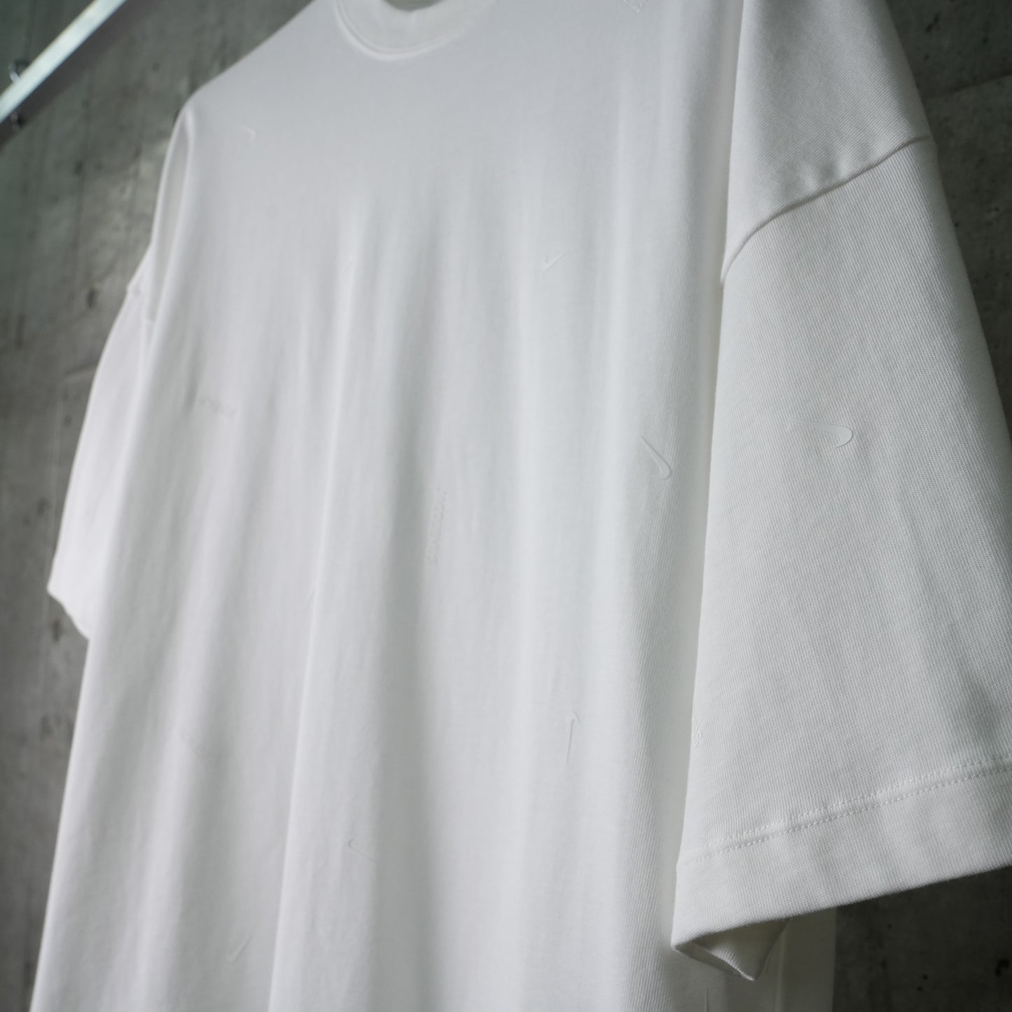 AS U NRG JACQUEMUS SS TEE / 100:WHITE