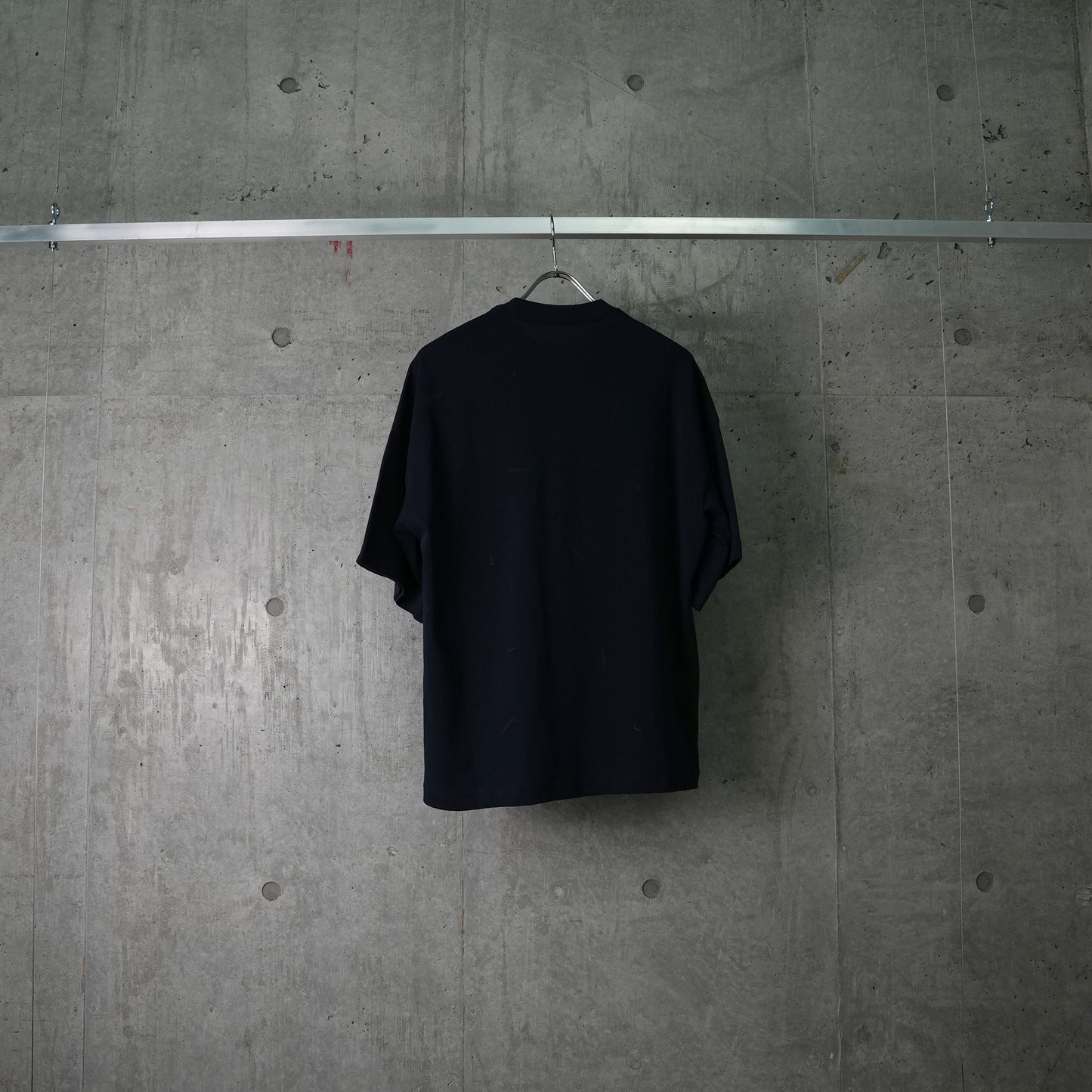 AS U NRG JACQUEMUS SS TEE / 475:DARK OBSIDIAN