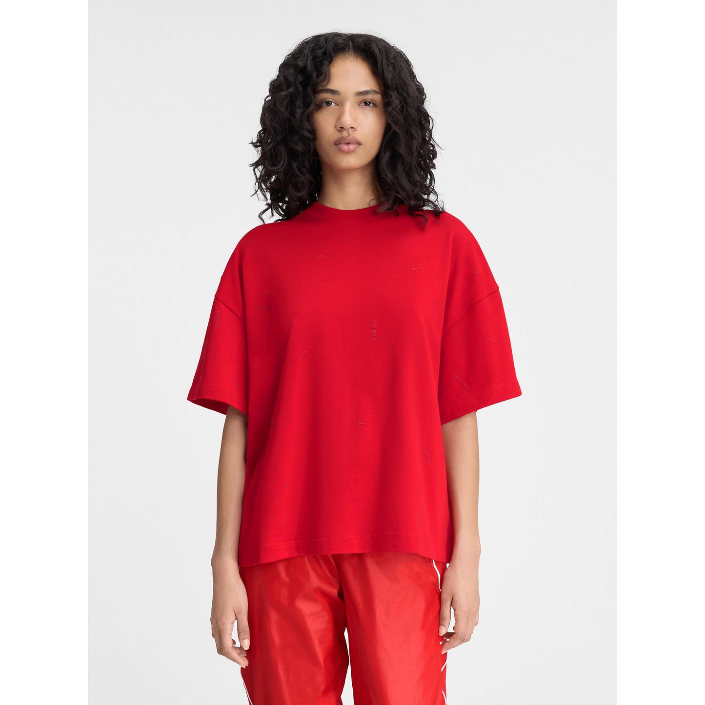 AS U NRG JACQUEMUS SS TEE / 611:UNIVERSITY RED