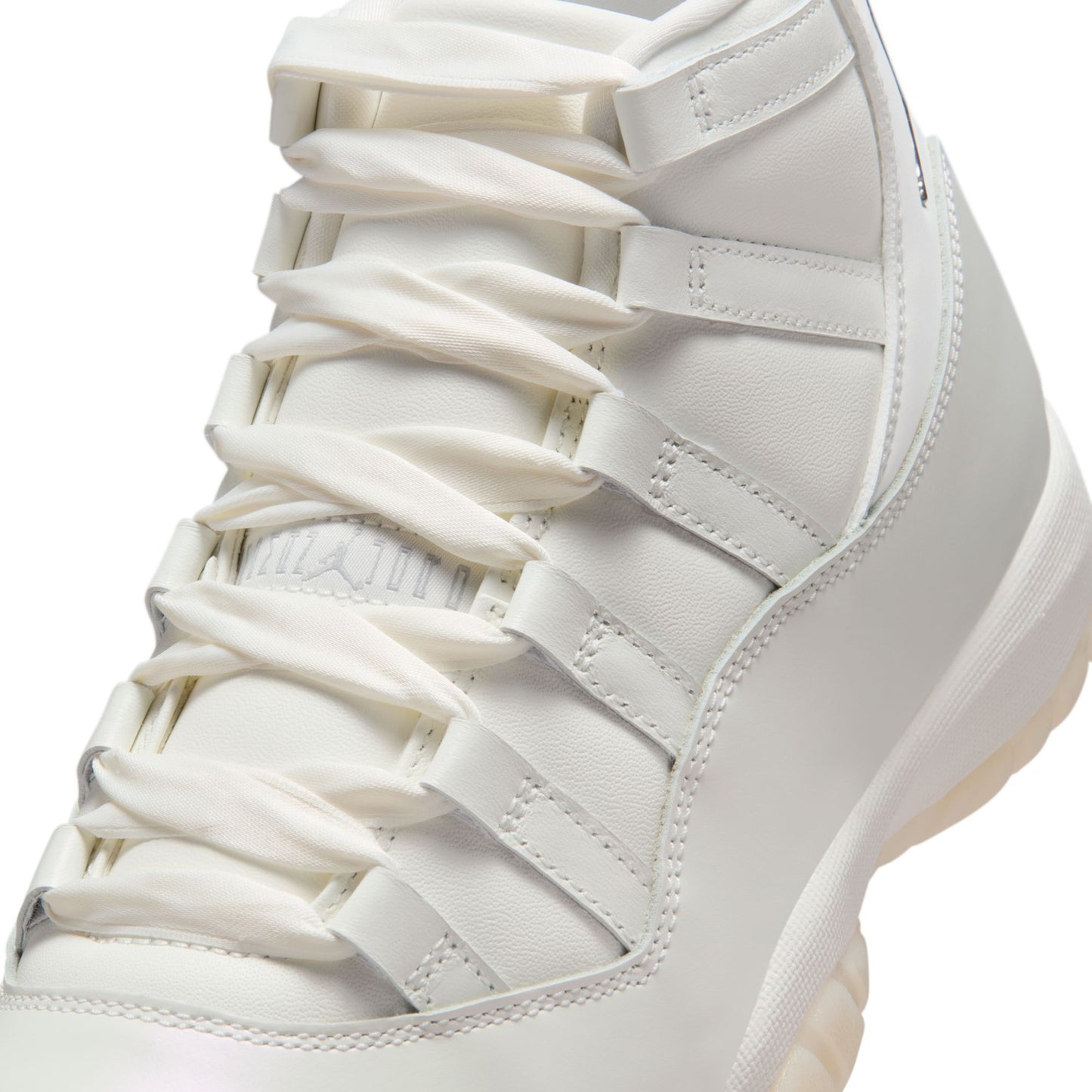 WMNS AIR JORDAN 11 RETRO / 110:SAIL/PEARL GREY-WHITE