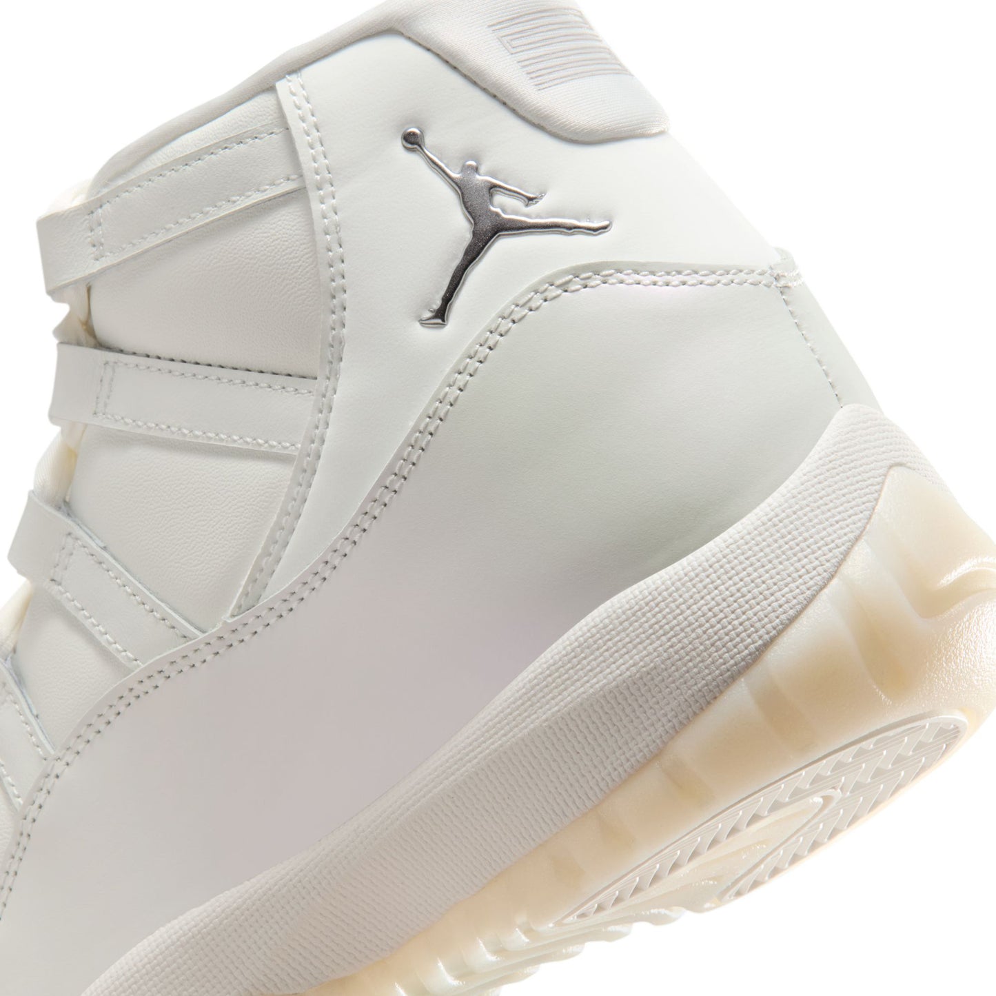 WMNS AIR JORDAN 11 RETRO / 110:SAIL/PEARL GREY-WHITE
