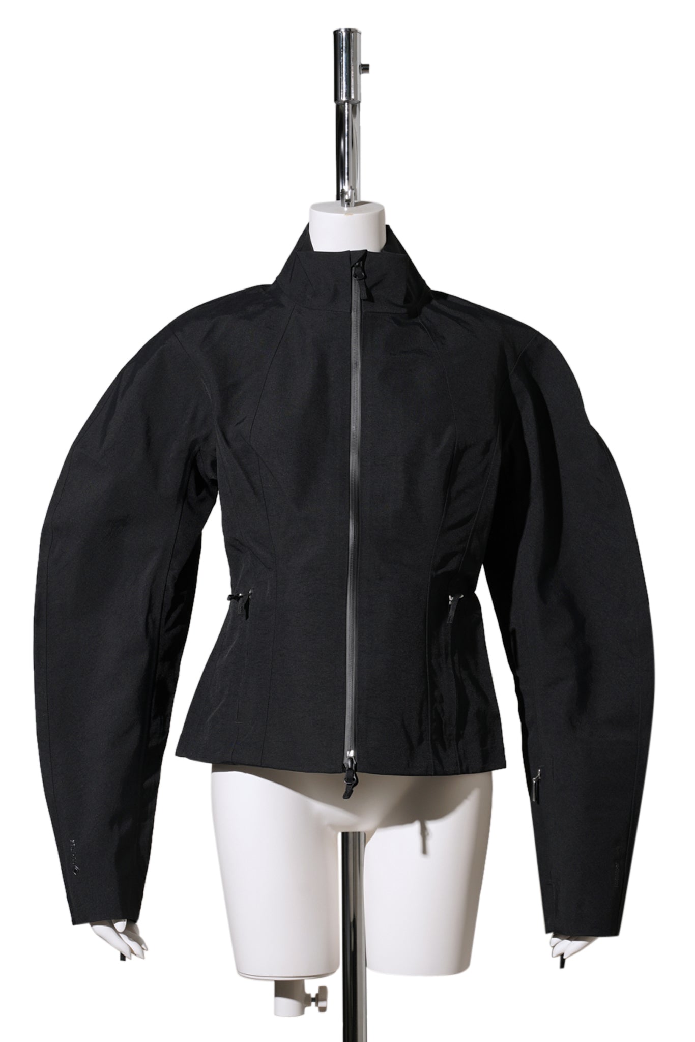 W NRG JACQUEMUS GTX JKT / 010:BLACK