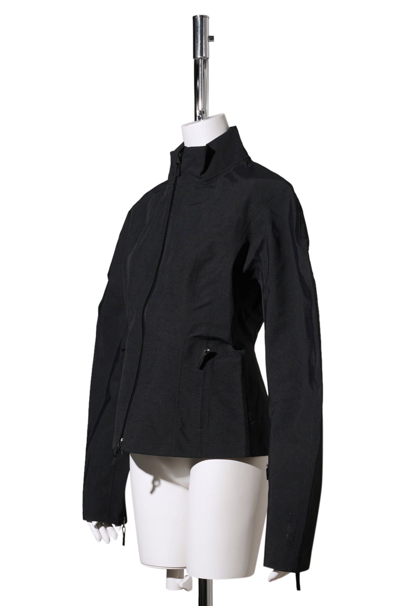 W NRG JACQUEMUS GTX JKT / 010:BLACK
