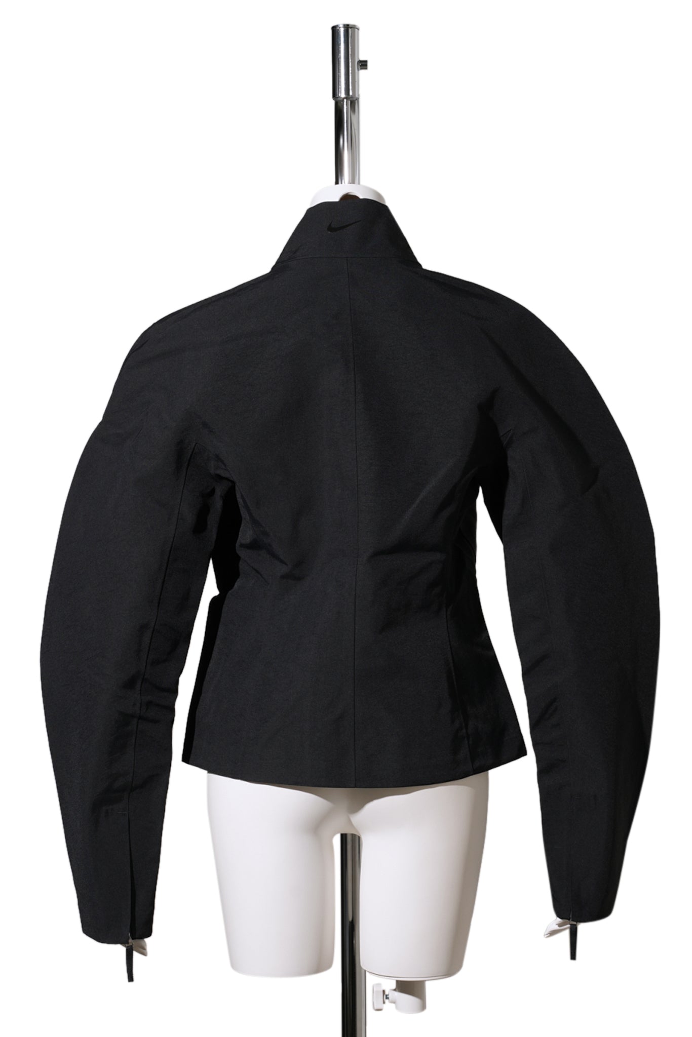 W NRG JACQUEMUS GTX JKT / 010:BLACK