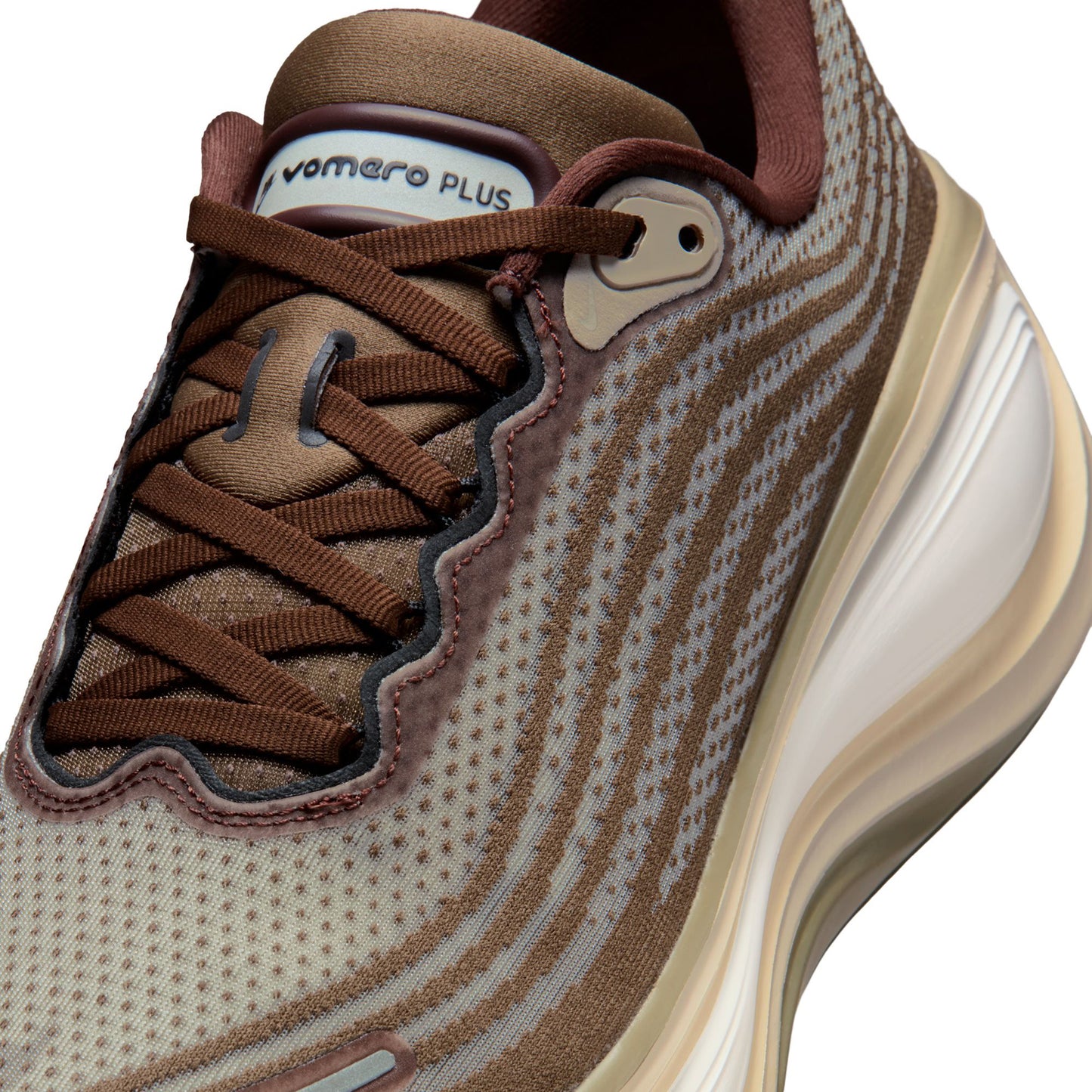NIKE VOMERO PLUS QS / 001:OFF NOIR/PECAN-PHANTOM-NATURAL
