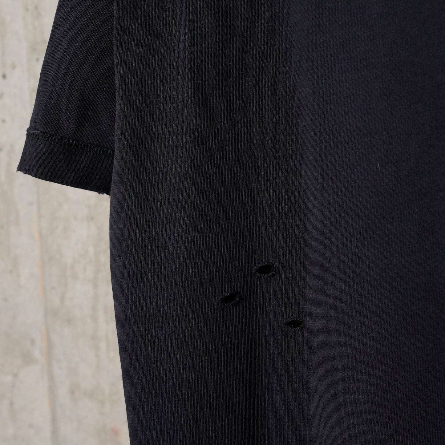 M J RARE AIR WSH 85 SS CREW / 010:BLACK/CHILE RED