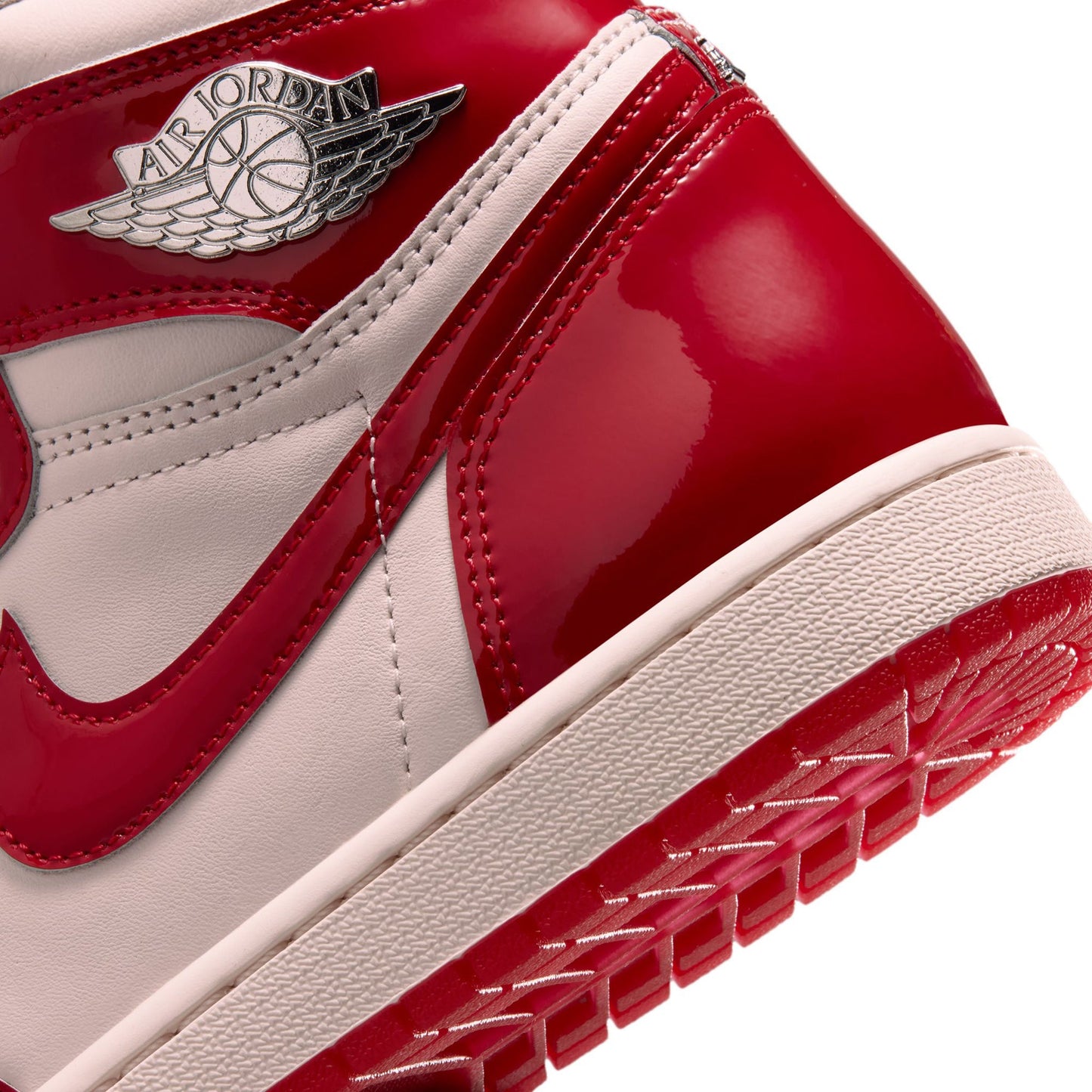 WMNS AIR JORDAN 1 RETRO HI OG / 601:UNIVRED/MTLC SLVR-LT SFT PNK