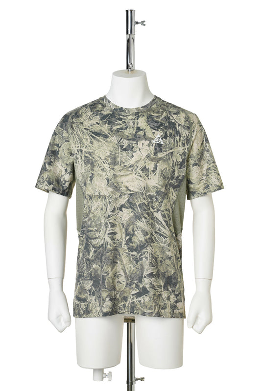 NIKE ACG DRI-FIT ADV SOLAR CHASE SHORT SLEEVE TOP / 355:SEQUOIA/LIGHT ARMY/SUMMIT WHITE