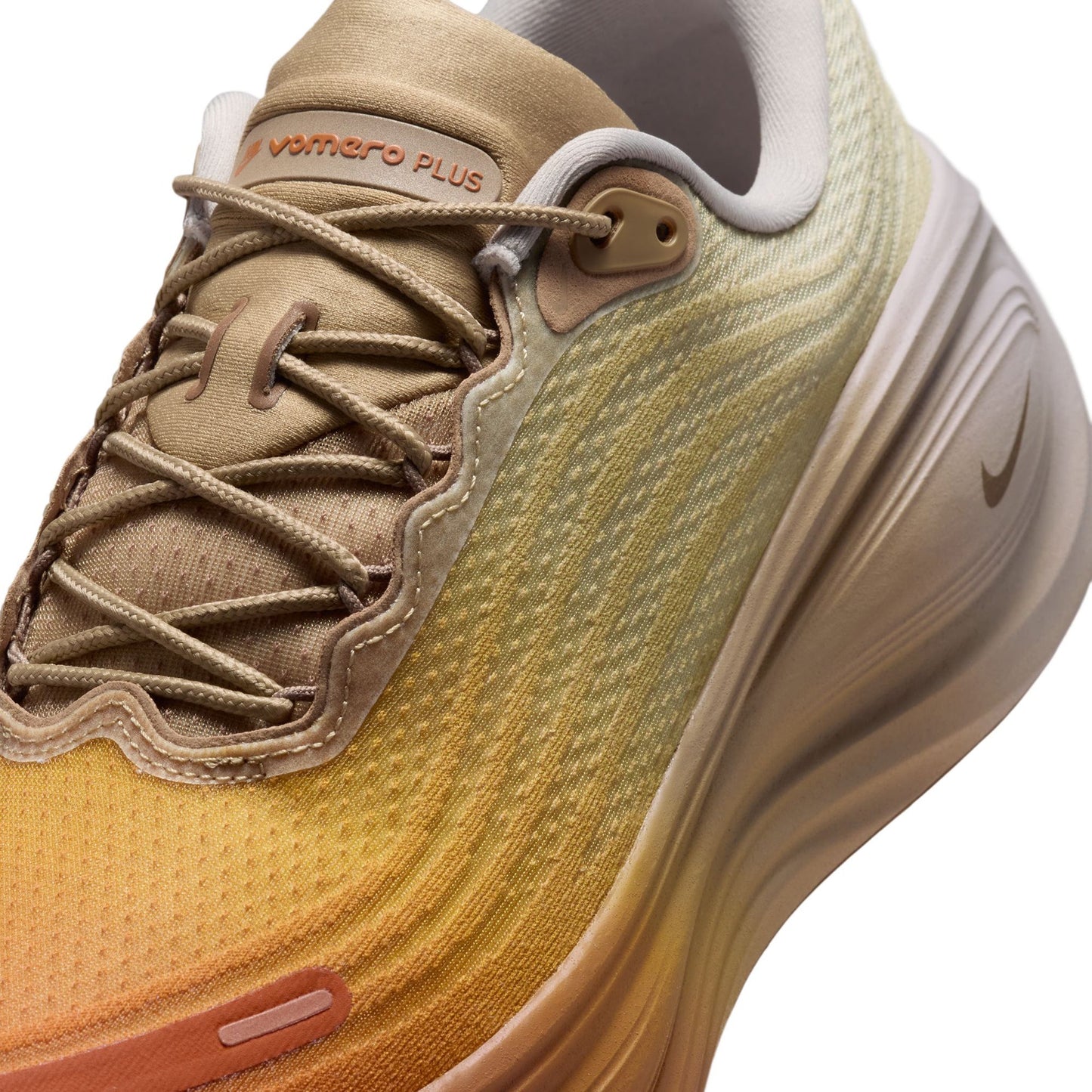 NIKE VOMERO PLUS QS / 200:DESERT CAMO/YUKON BROWN