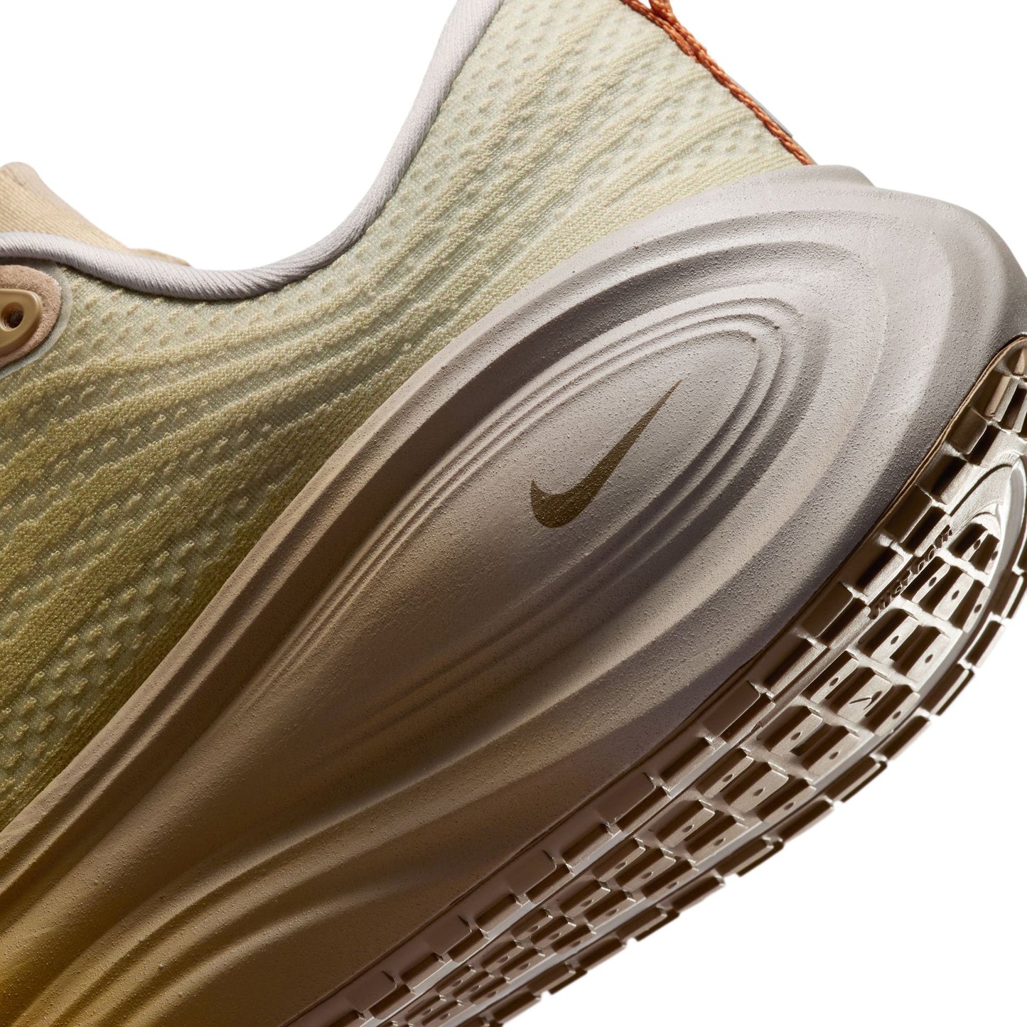 NIKE VOMERO PLUS QS / 200:DESERT CAMO/YUKON BROWN
