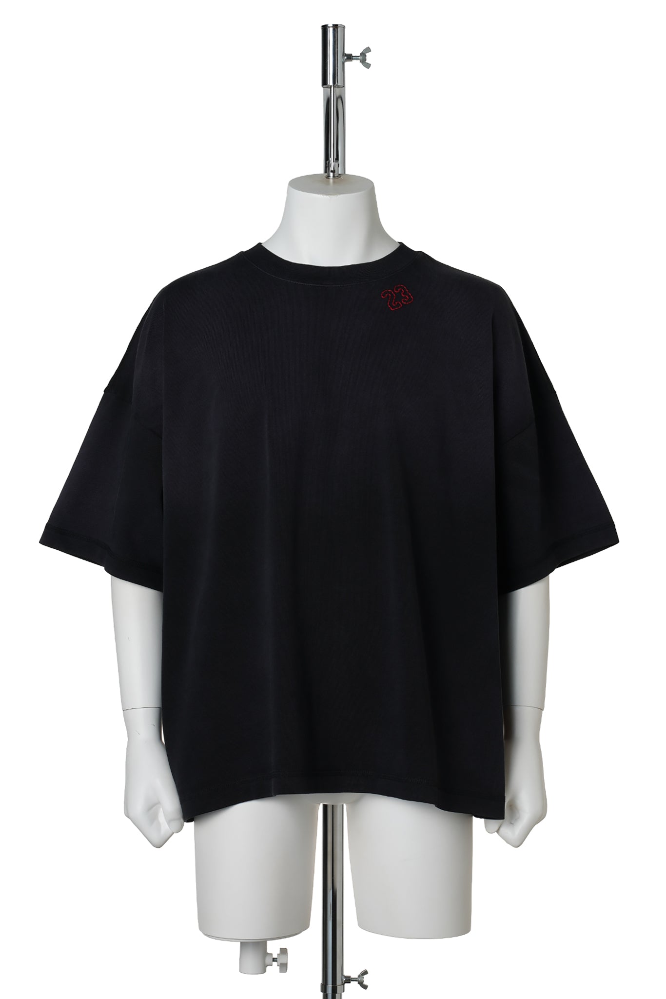 JORDAN NB HOODIE PACK NEWS S/S T-SHIRT FA26 / 010:BLACK/SAIL/VARSITY RED
