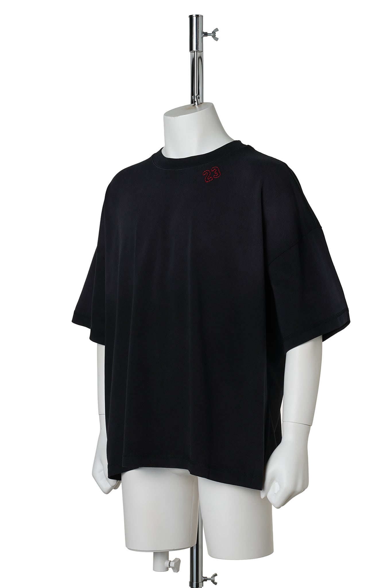 JORDAN NB HOODIE PACK NEWS S/S T-SHIRT FA26 / 010:BLACK/SAIL/VARSITY RED