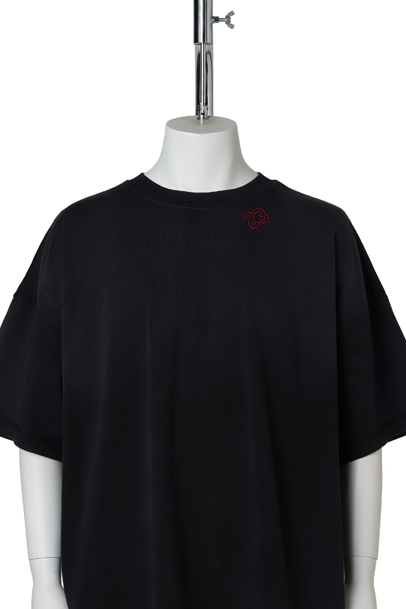 JORDAN NB HOODIE PACK NEWS S/S T-SHIRT FA26 / 010:BLACK/SAIL/VARSITY RED