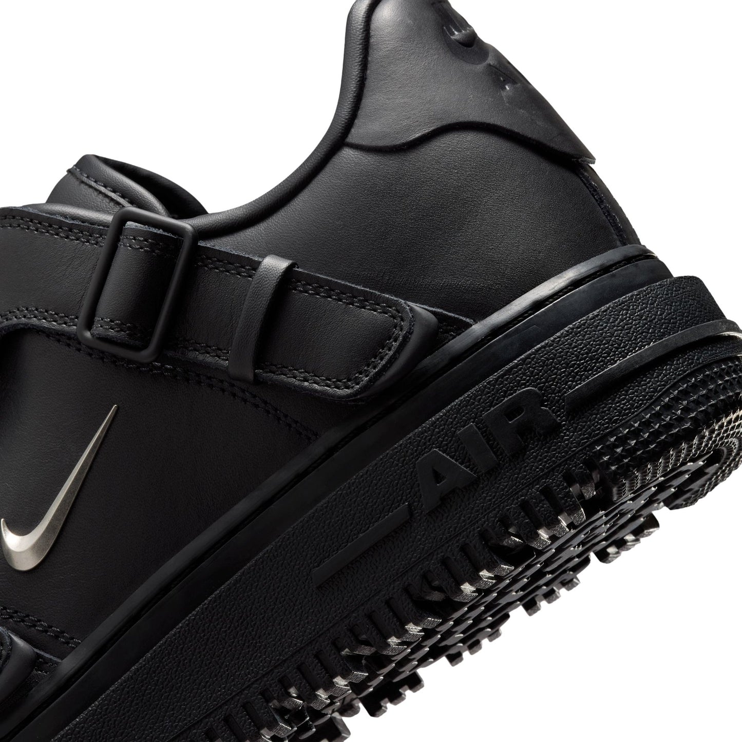 AIR FORCE 1 LUXE / 010:BLACK/METALLIC SILVER