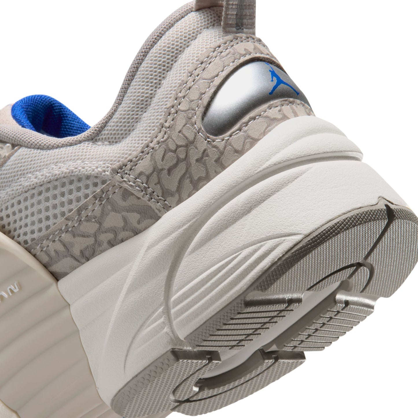 WMNS JORDAN TRUNNER O/S / 001:GAMMA GREY/OLD ROYAL