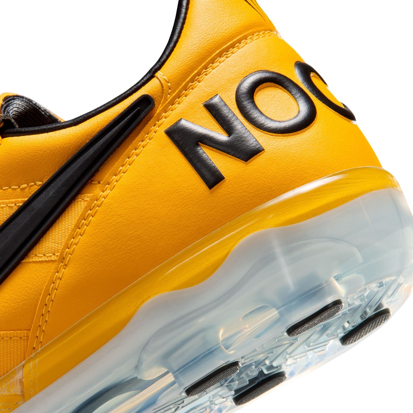 Canada x NOCTA NIKE CRYO SHOT NCT / 700:UNIVERSITY GOLD/BLACK-WHITE